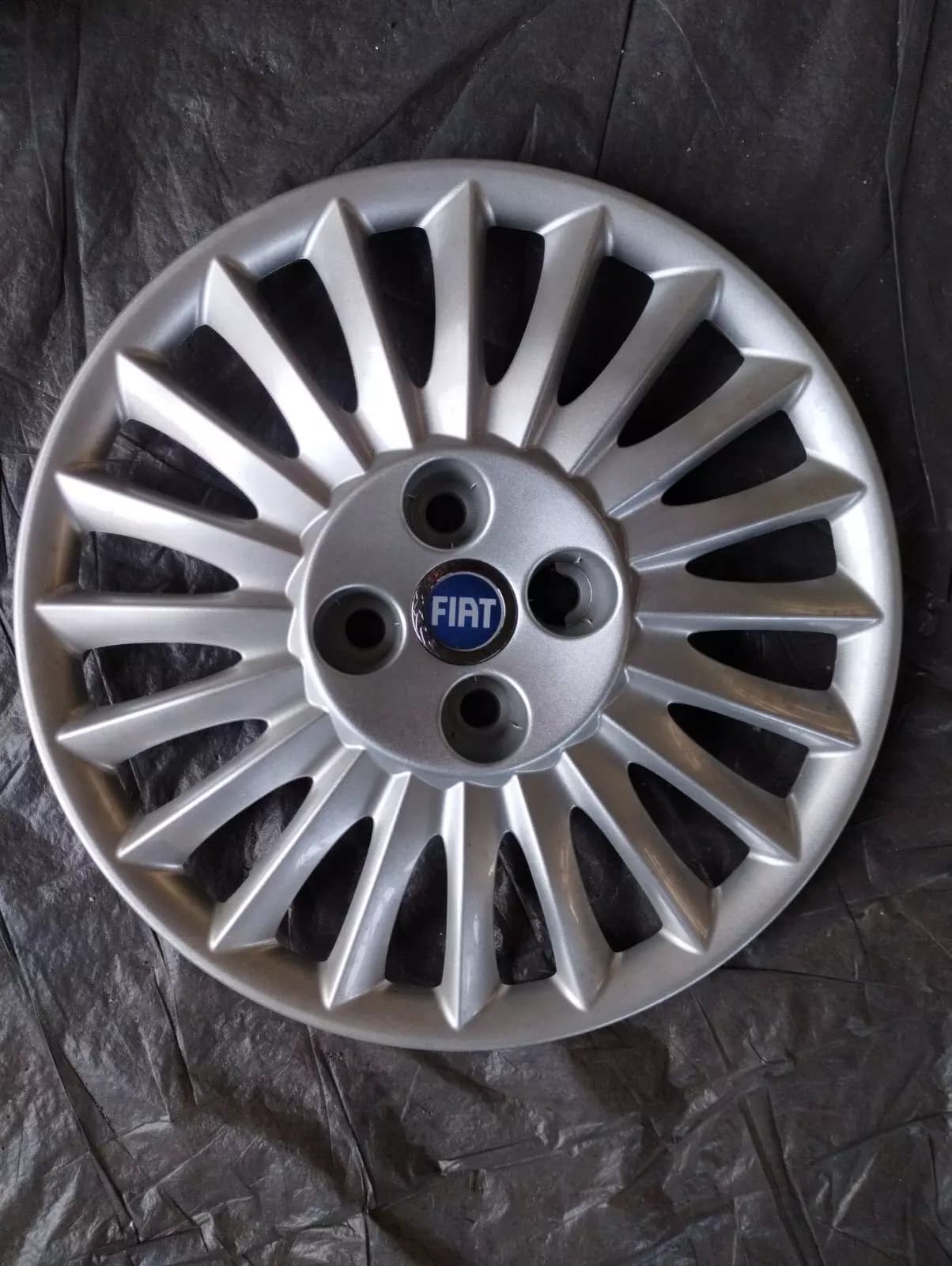 Genuine Fiat ROAD WHEEL HUB CAP No : 51733005