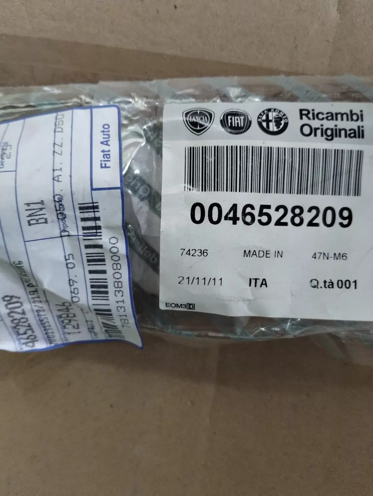 Genuine Fiat, Lancia antenna support No: 46528209