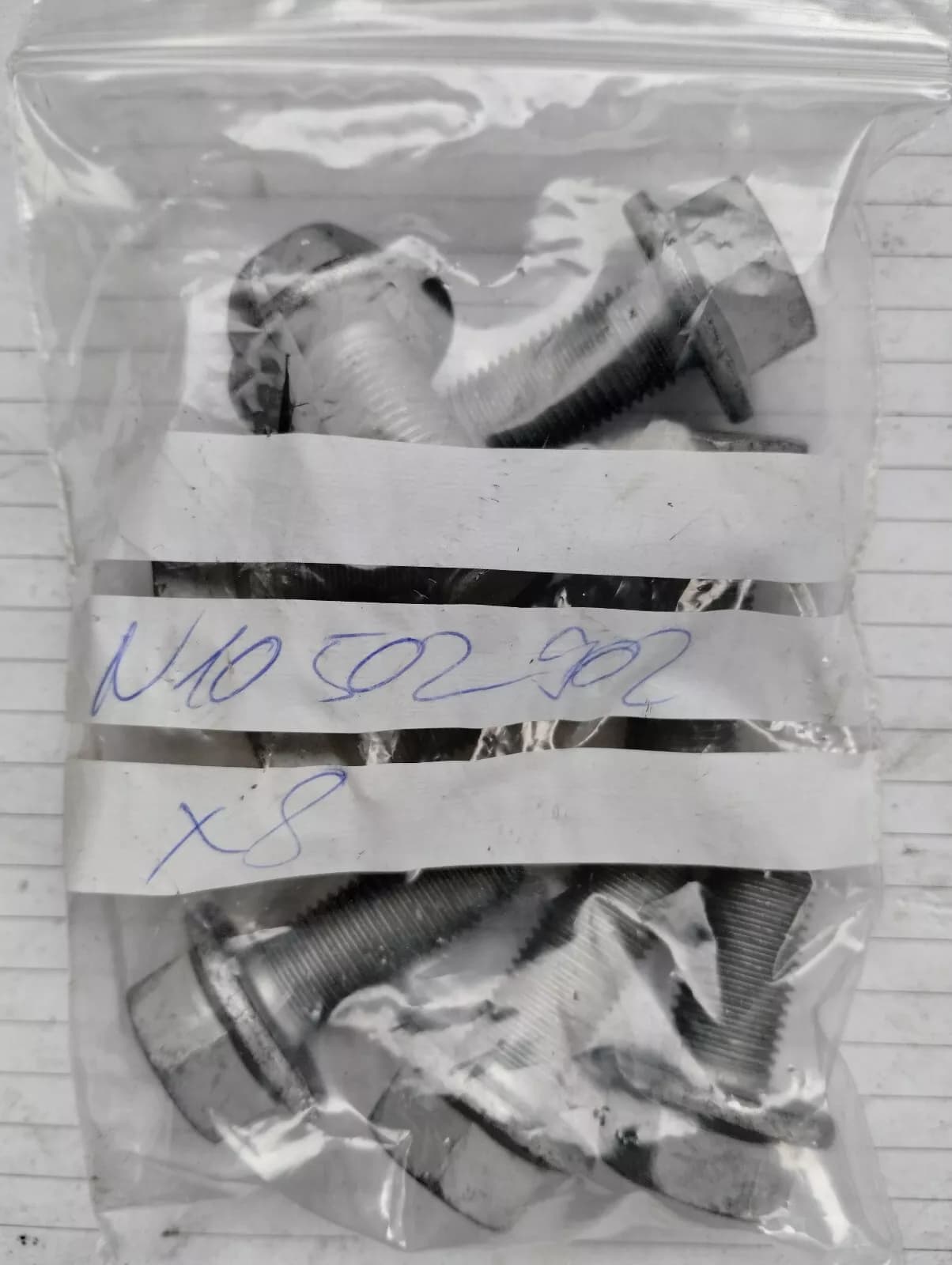 ORIGINAL BENTLEY HEXAGON BOLT 8 PCS NR: N10502902