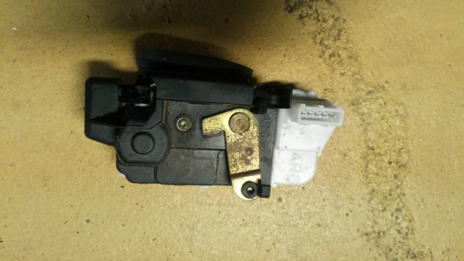 Peugeot 607 door lock rear left year:2006