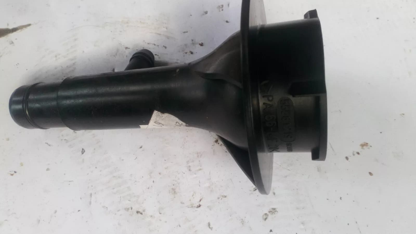 Saab 9-5 oil fill pipe, Nr:55561219