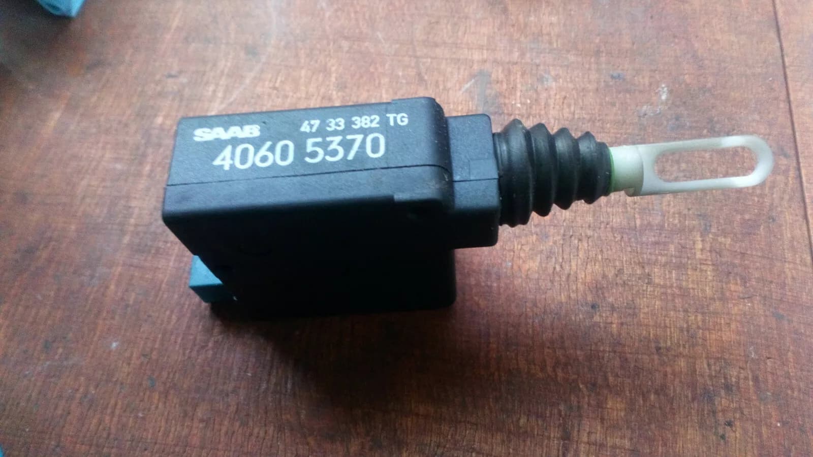 Saab 9-3,900NG Convertible door lock motor tailgate part no:47333382 year:1996-03