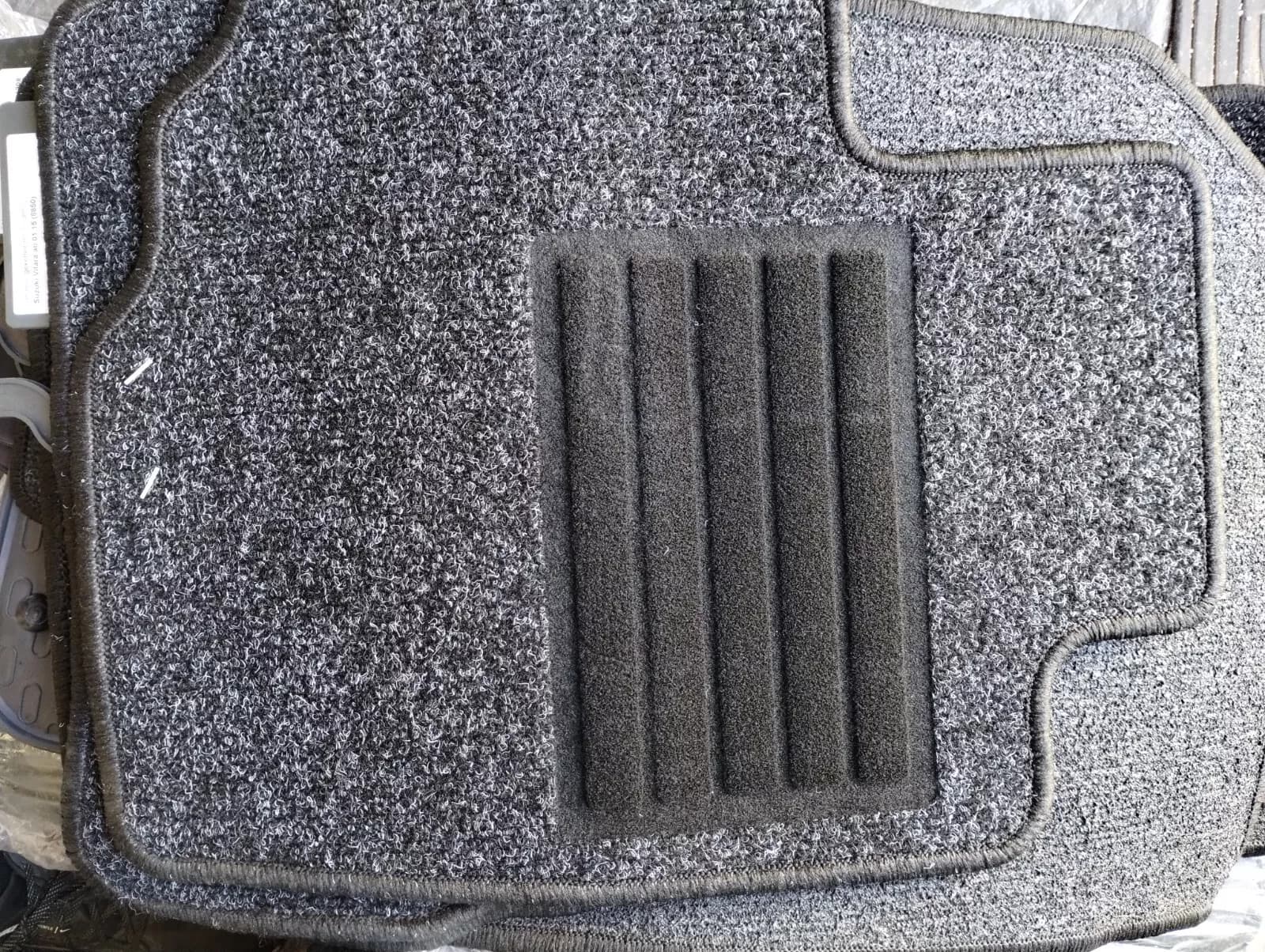 SUZUKI Vitara (from 01 15) floor mats NR: 8850