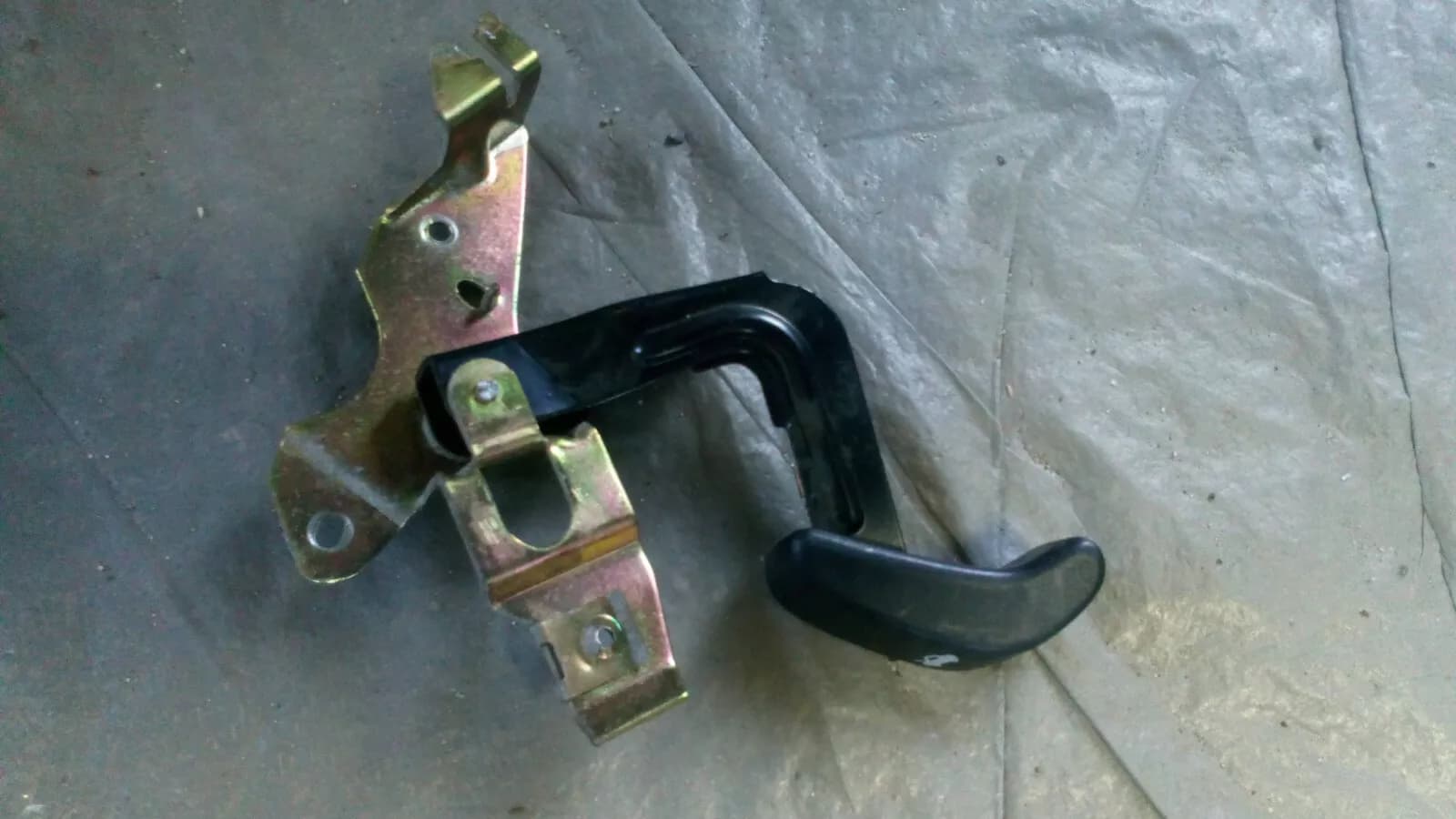 SAAB 9000 hood opening arm year: 1996