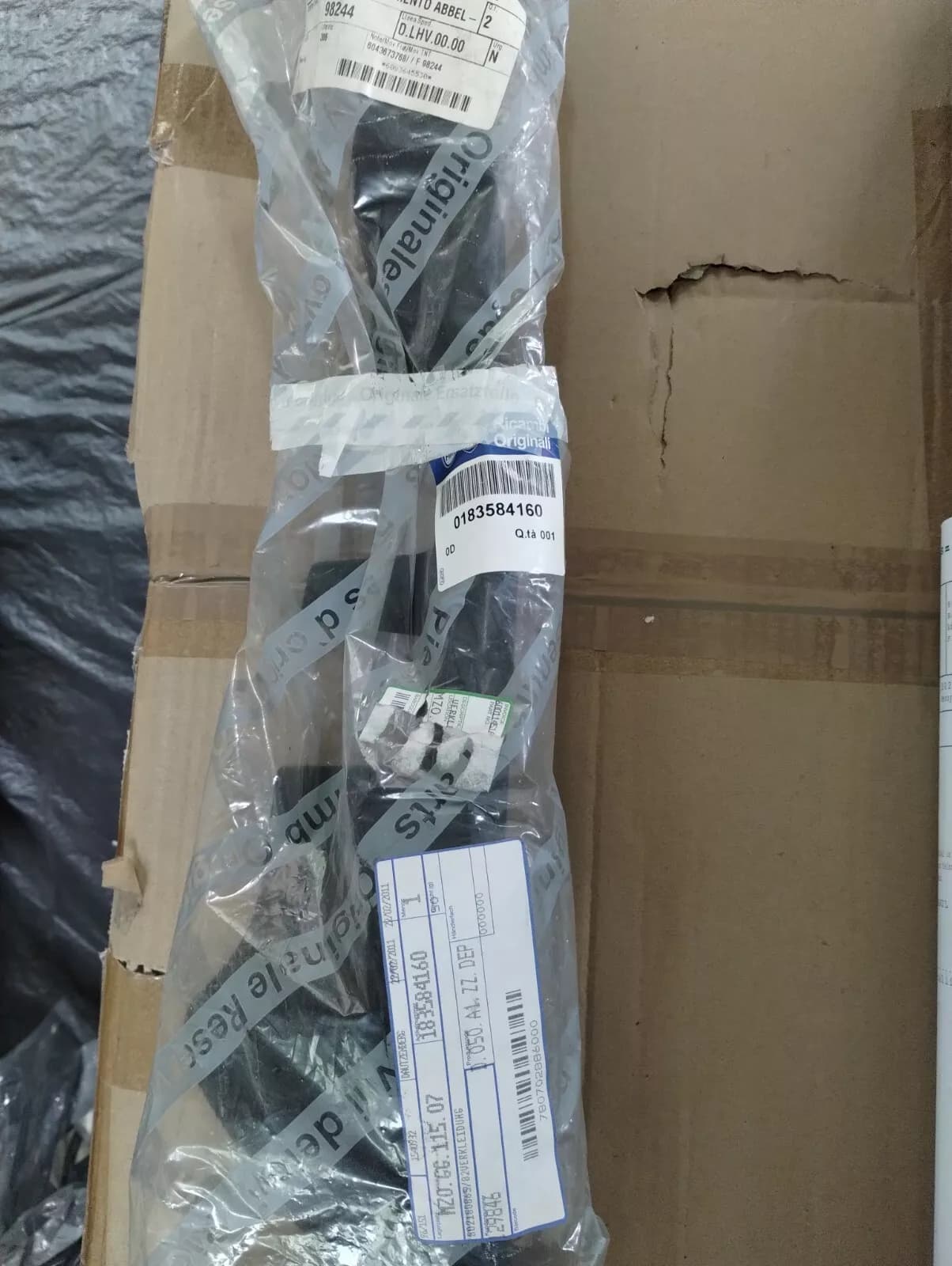 Genuine Fiat, COVERING No: 183584160