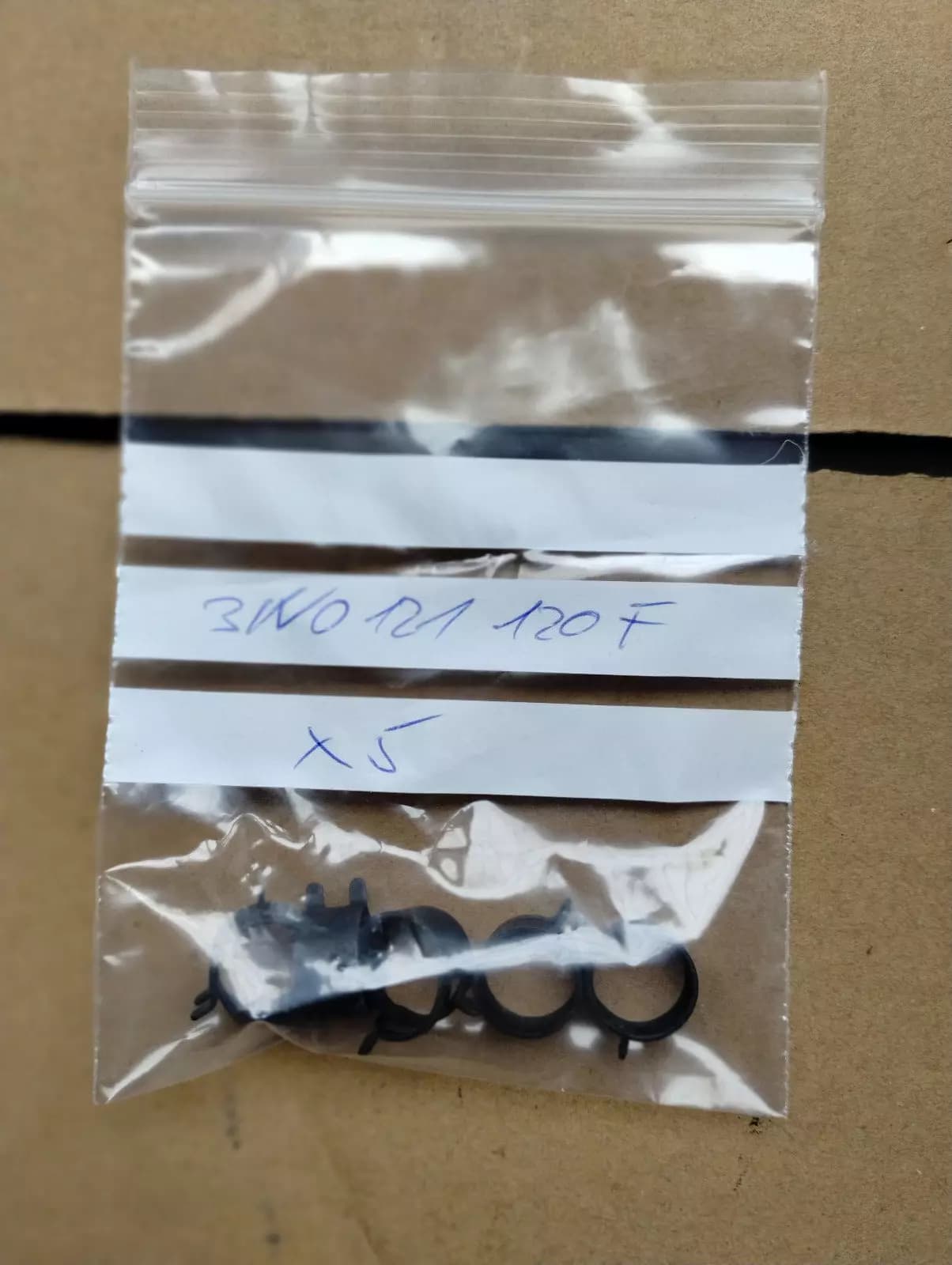 ORIGINAL BENTLEY SPRING BAND CLAMP 5 PCS NR: 3W0121120F