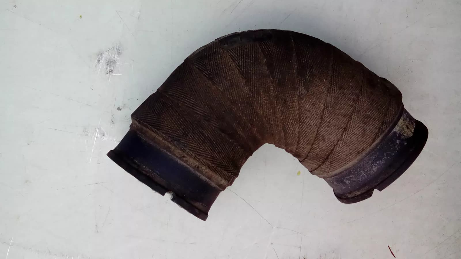 Saab 9000 CS, CSE, CDE (1992-98) Turbo hose Part no: 4157020