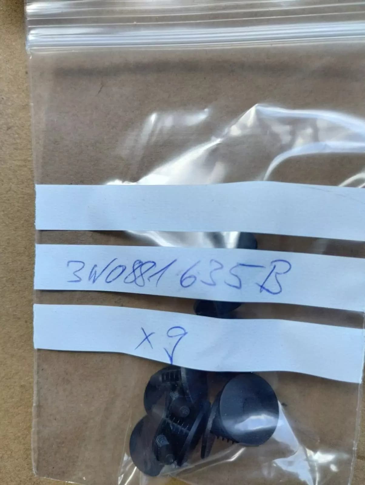 ORIGINAL BENTLEY CLIP 9 PCS No: 3W0881635B