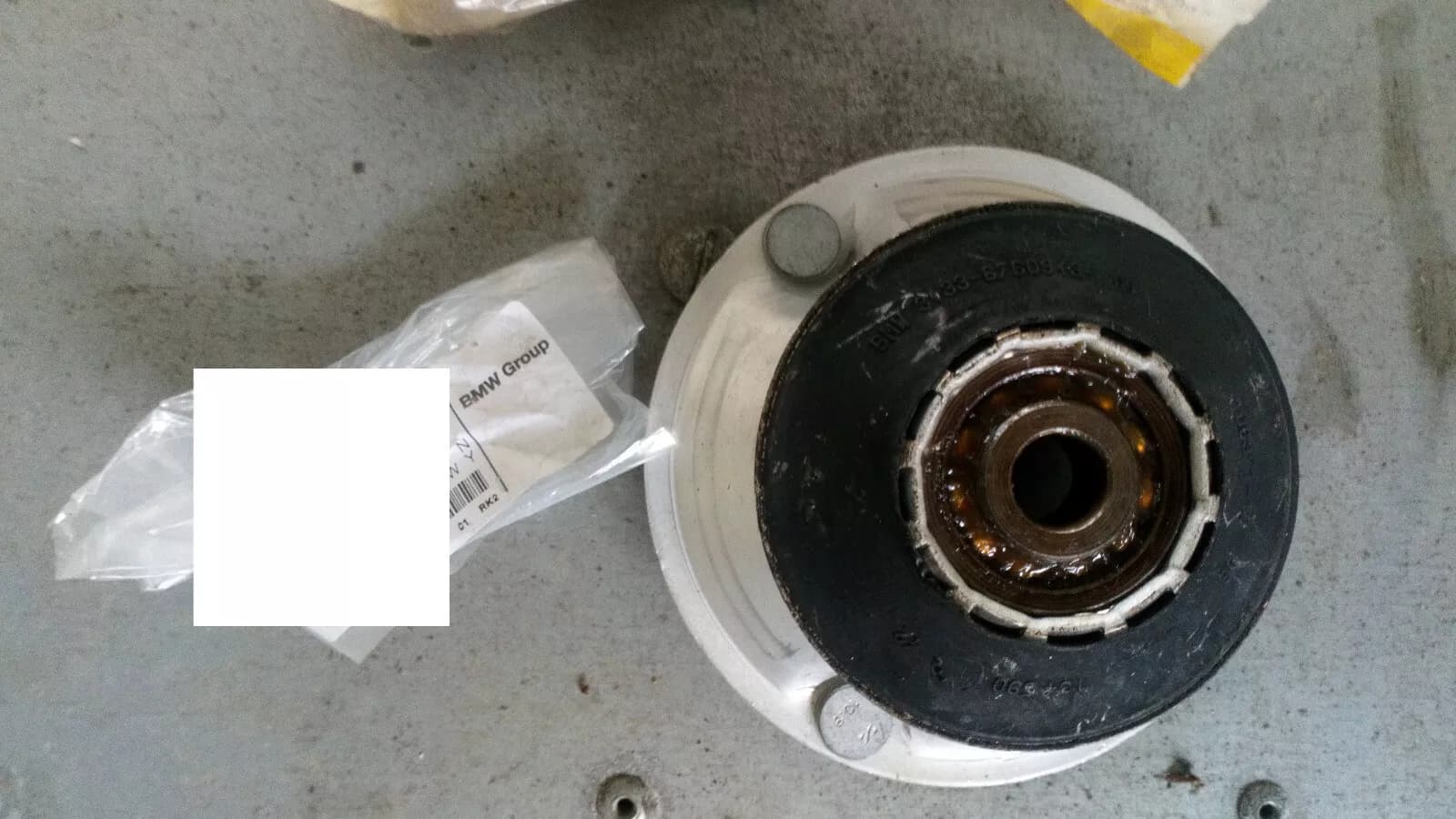 BMW strut bearing front original Part no:31336760943