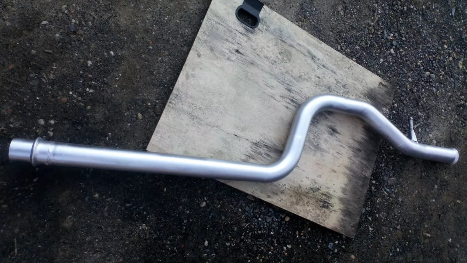 Peugeot 607 2 2HDI 170PS Exhaust center pipe year:2006