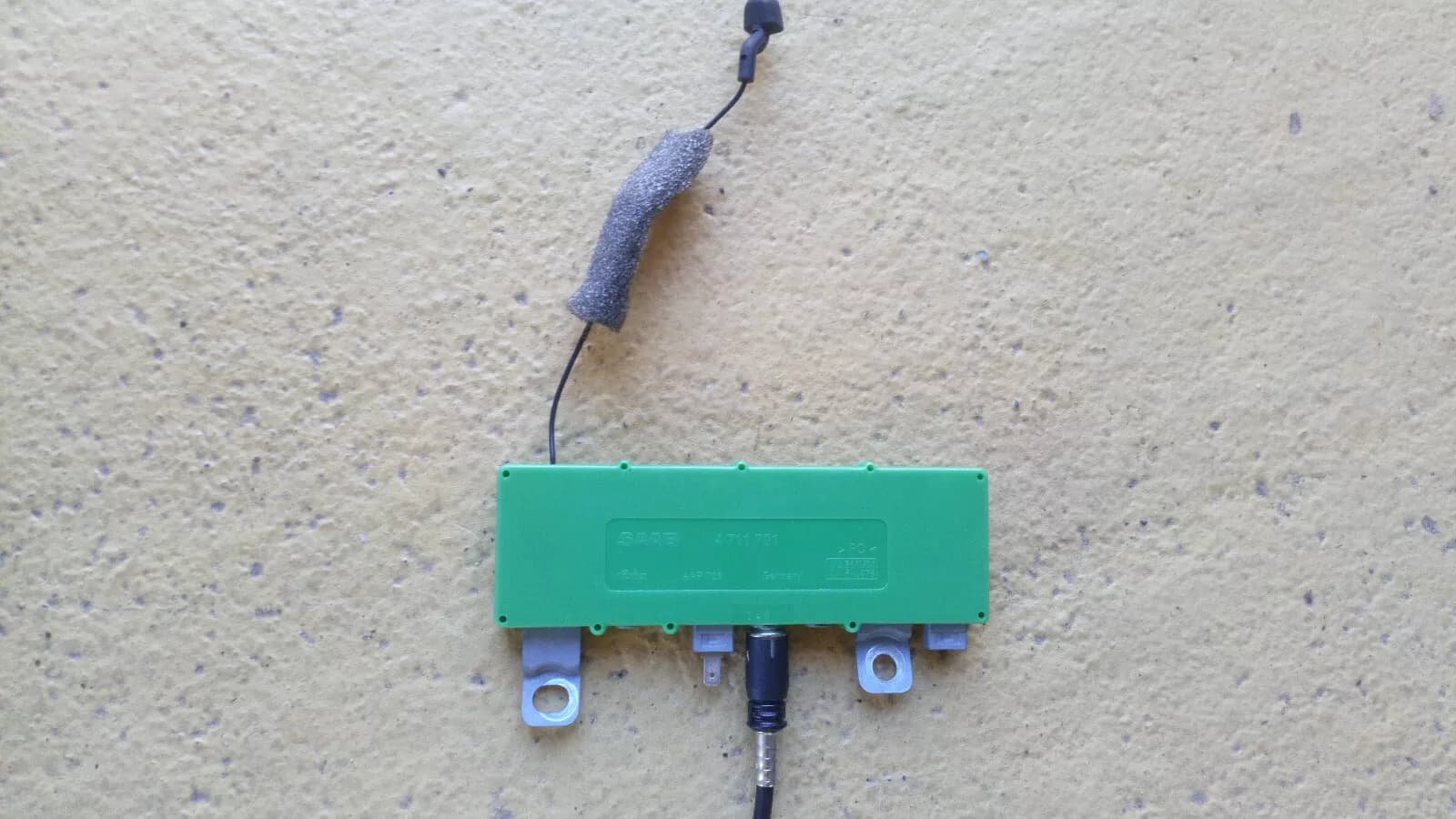 Saab 9-5 antenna amplifier part no:4711701 year:1998-2009