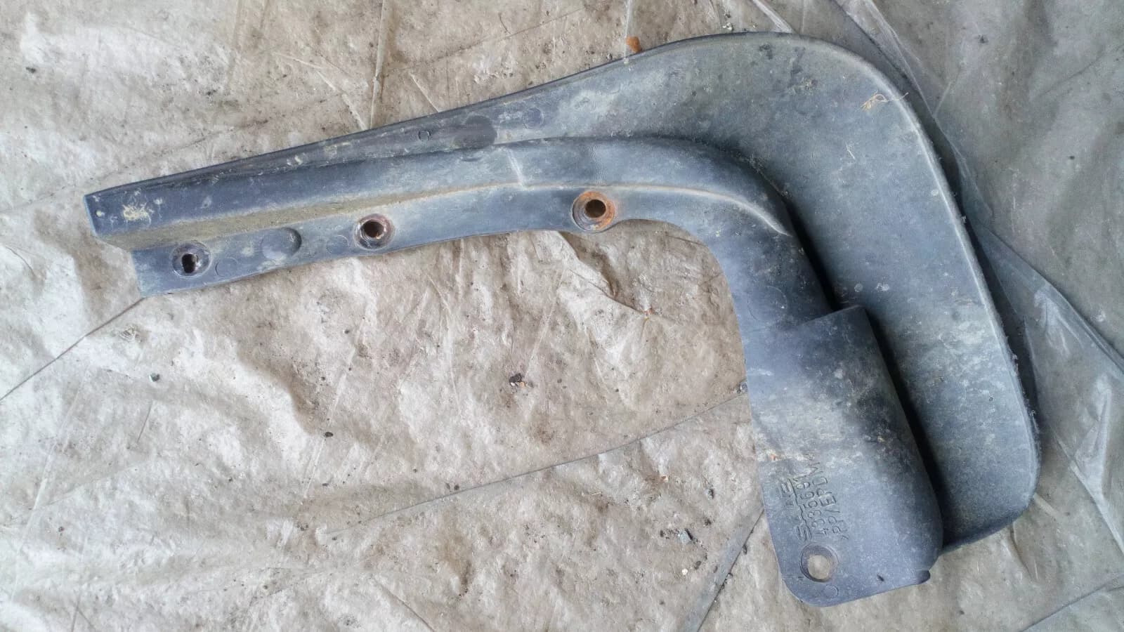 SAAB 900NG, 9-3 mud flap left part no 4335691
