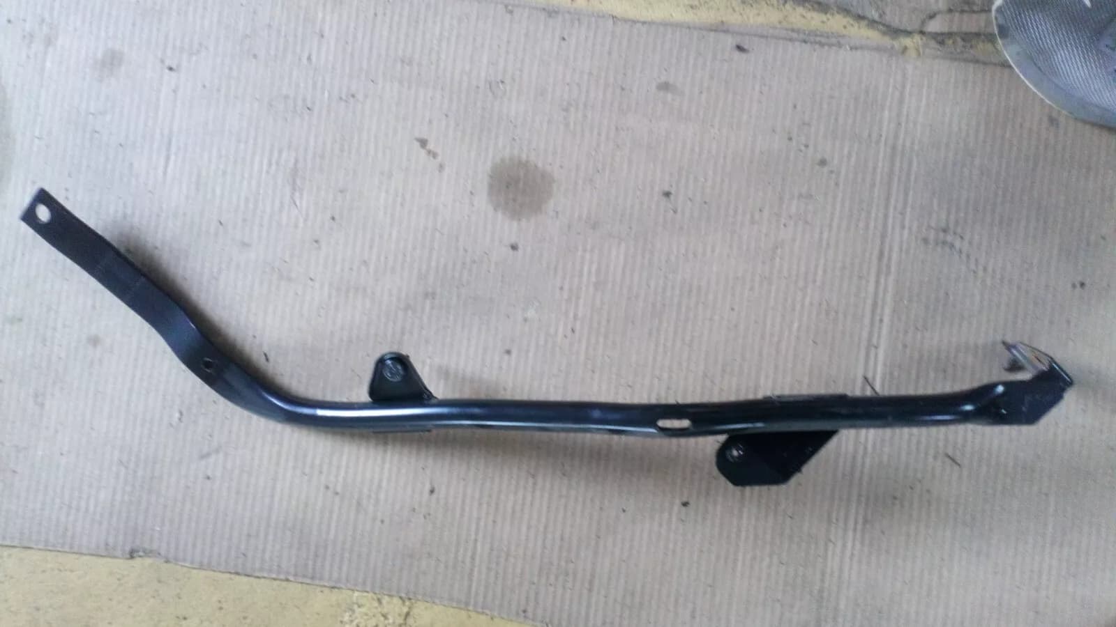 Peugeot 607 bracket (clamp) rear left fender part no:7287100A year:2006