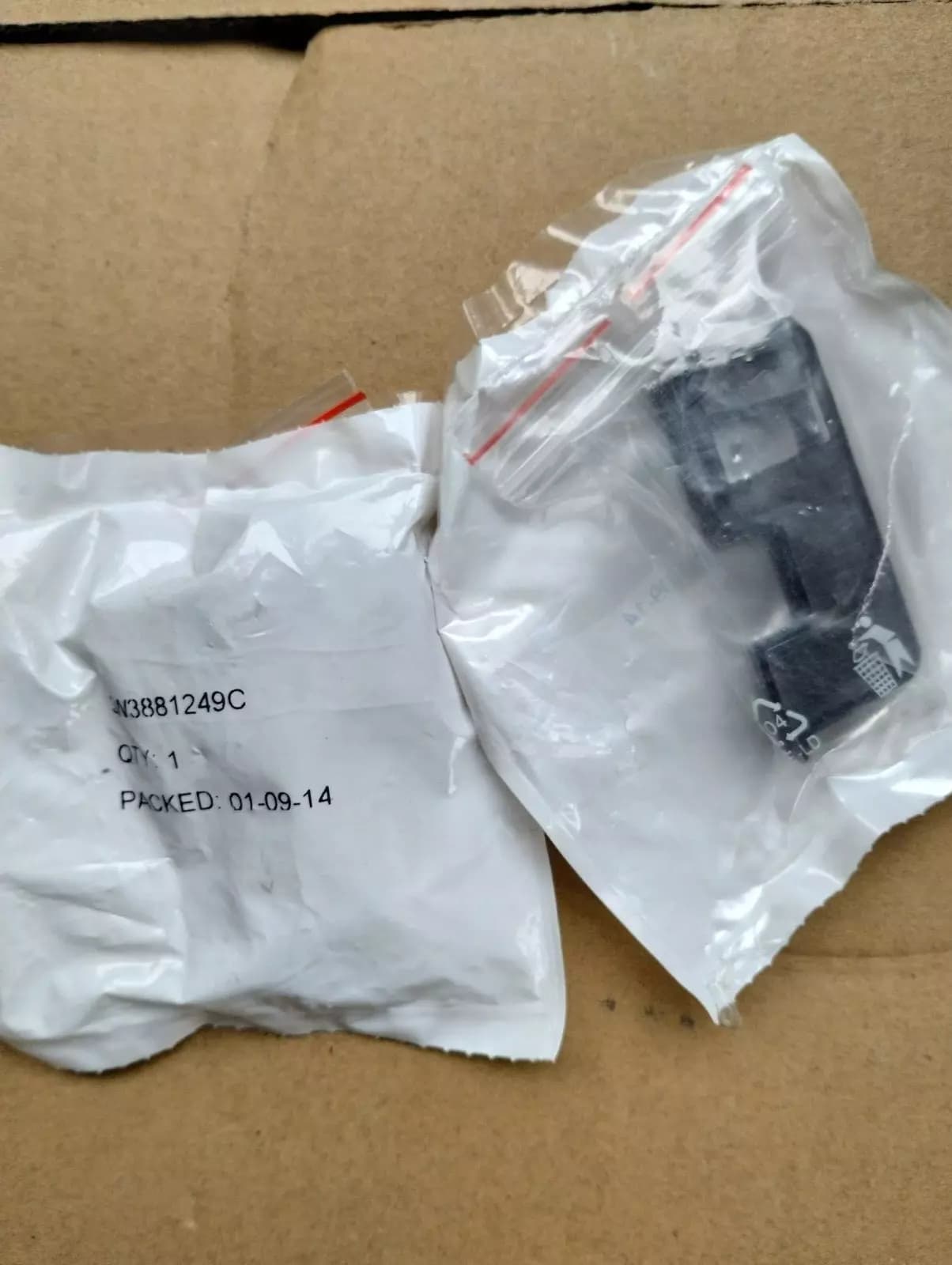 ORIGINAL BENTLEY COVER CAP FOR BOLT 2 PCS No: 3W3881249C