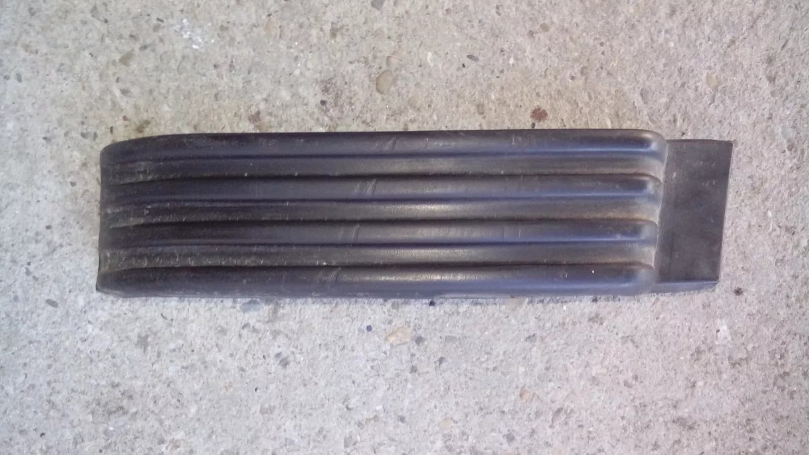 SAAB 9000 CSE, CDE bumper decoration right front Part no: 4093514