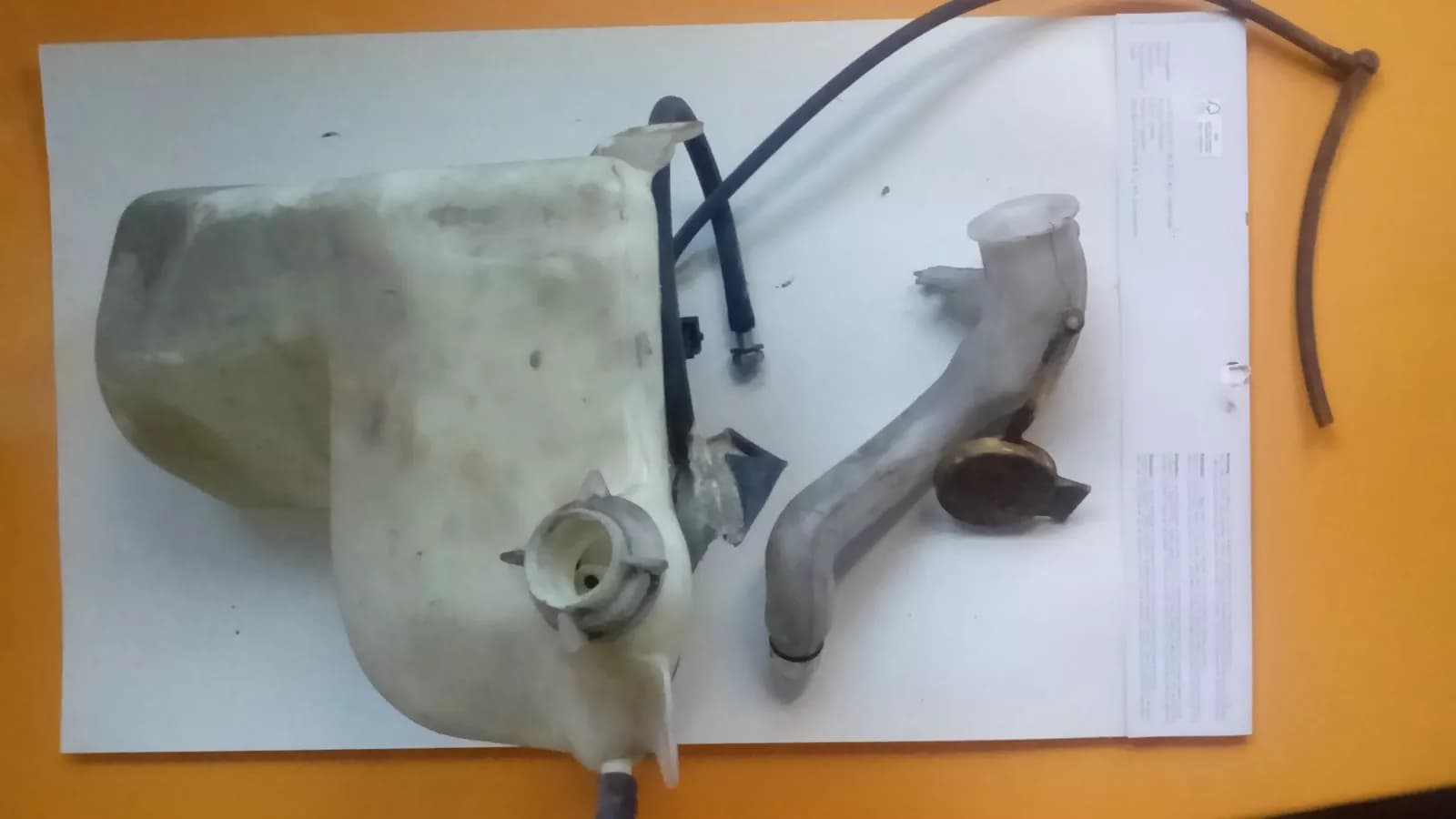 Saab 9-3 wiper water tank washer water tank + washer water pump