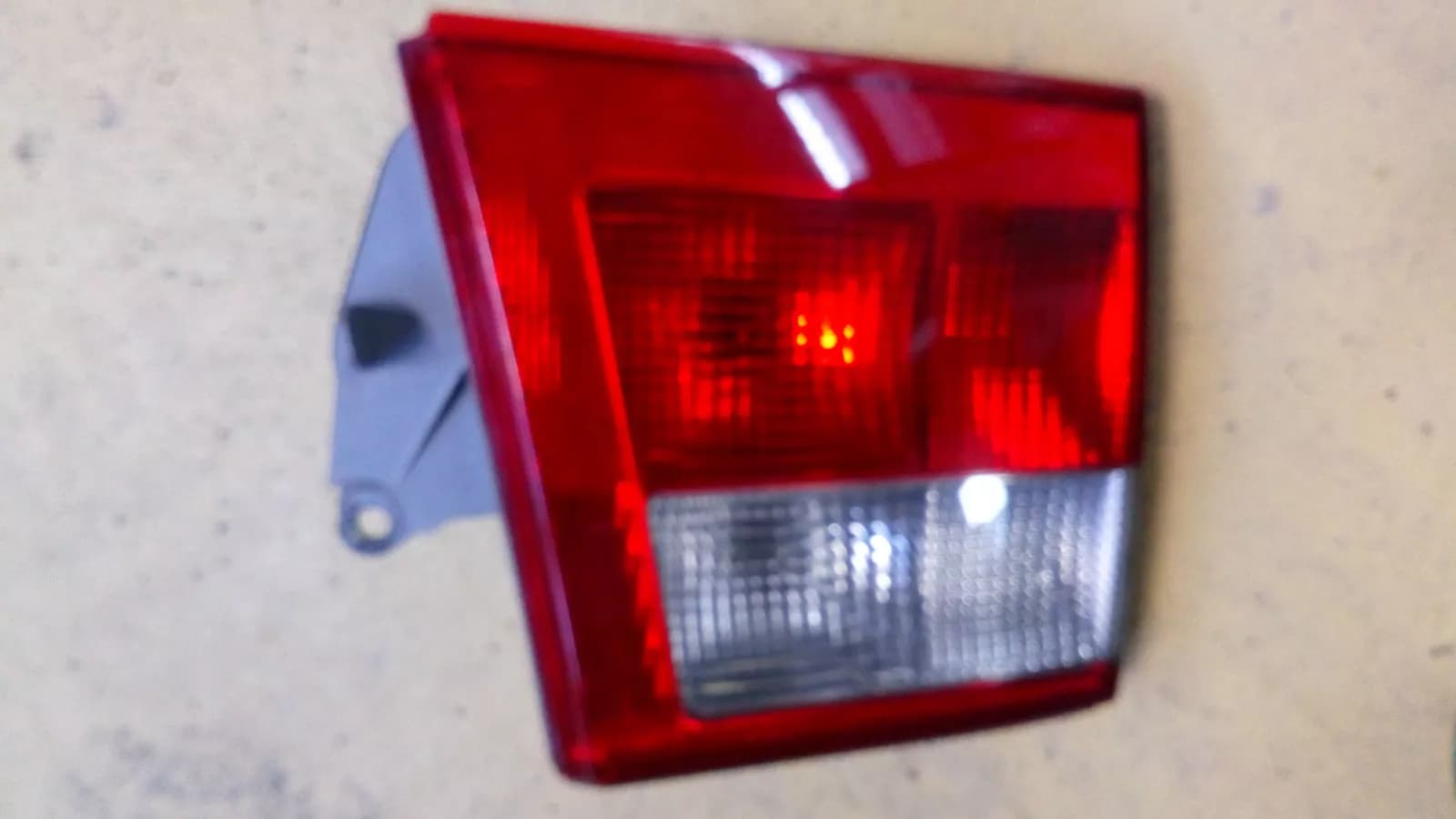 SAAB 9-5 Estate, rear lamp inside left part no:5142278 year:2002