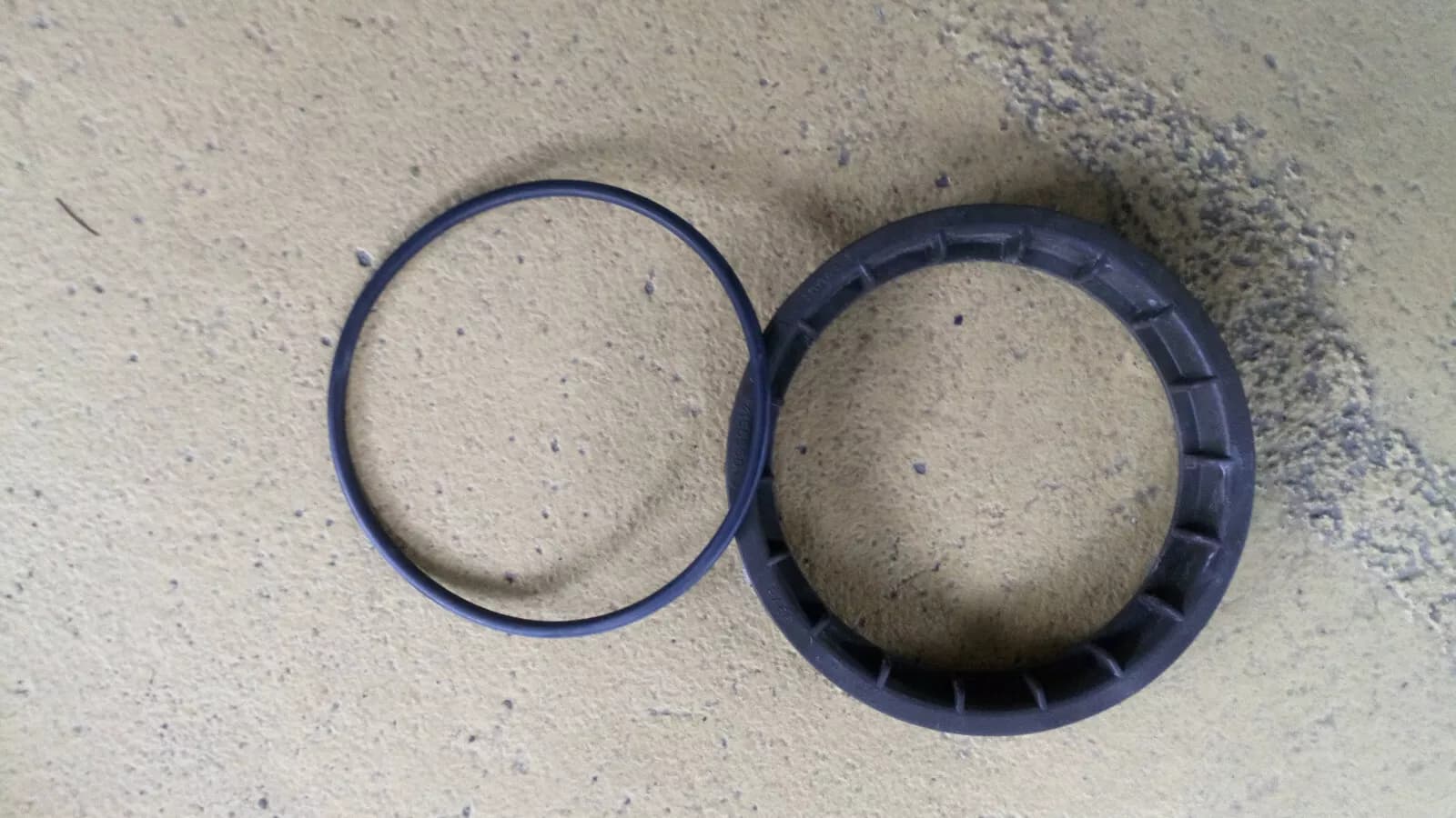 Saab fuel pump circlip with gasket part no:32016296, 4156550