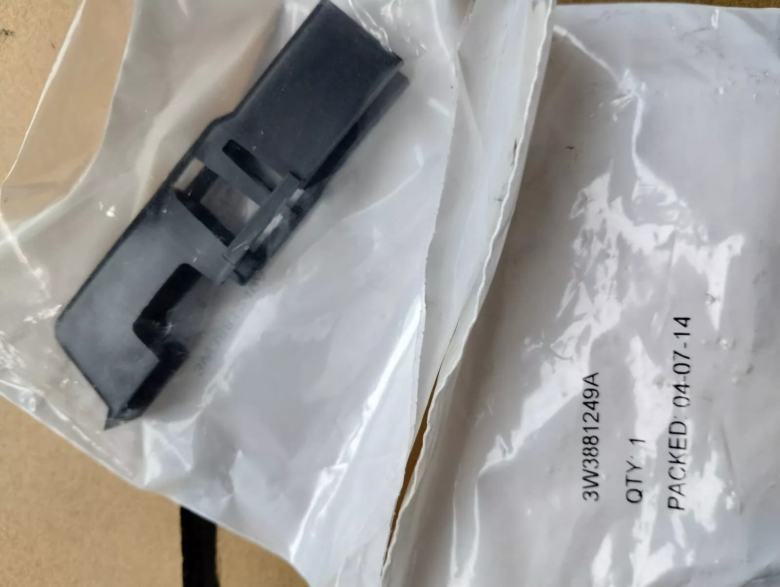 ORIGINAL BENTLEY COVER CAP FOR BOLT 2 PCS No: 3W3881249A