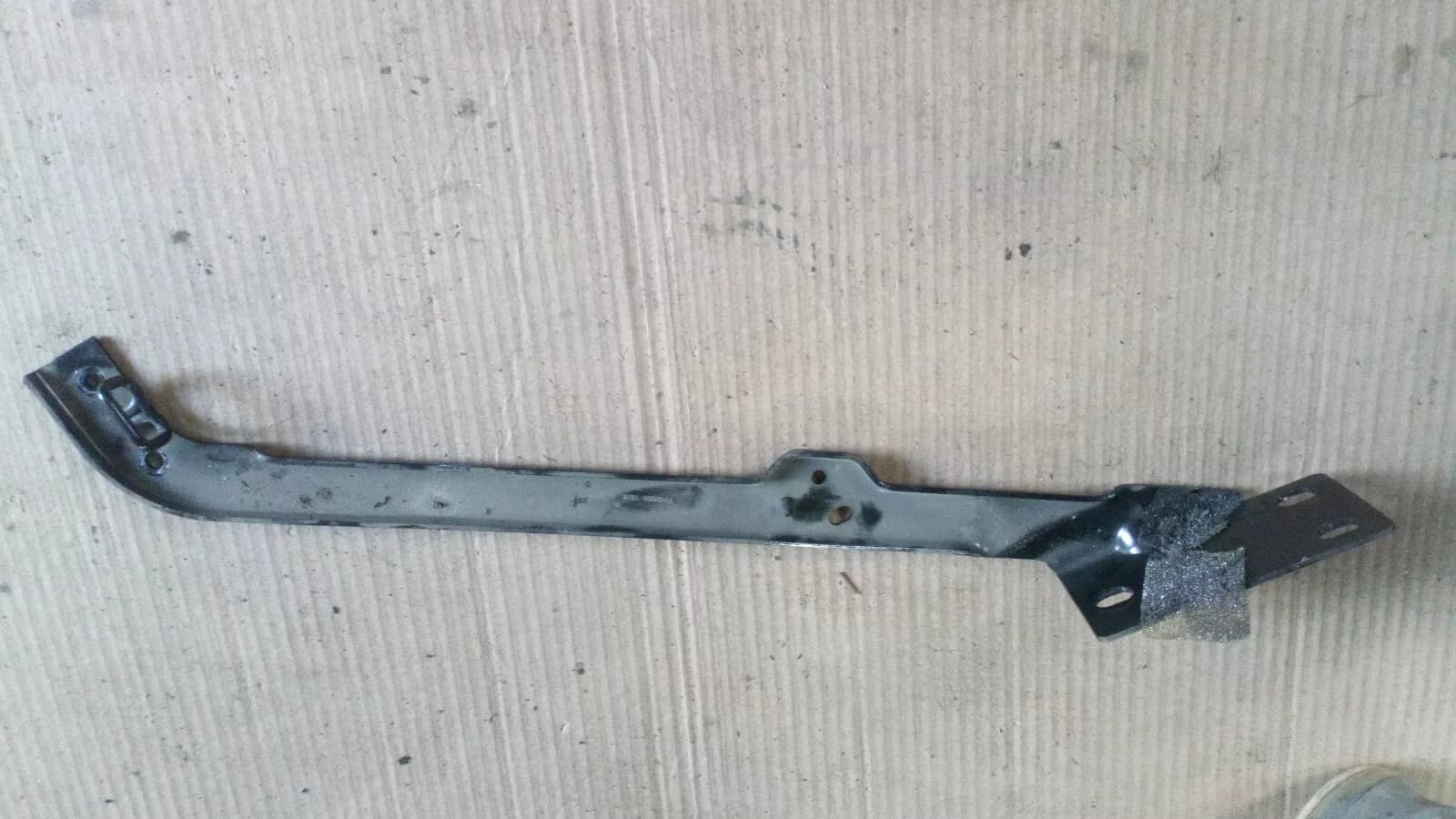 Peugeot 607 bracket (clamp) rear fender right year:2006