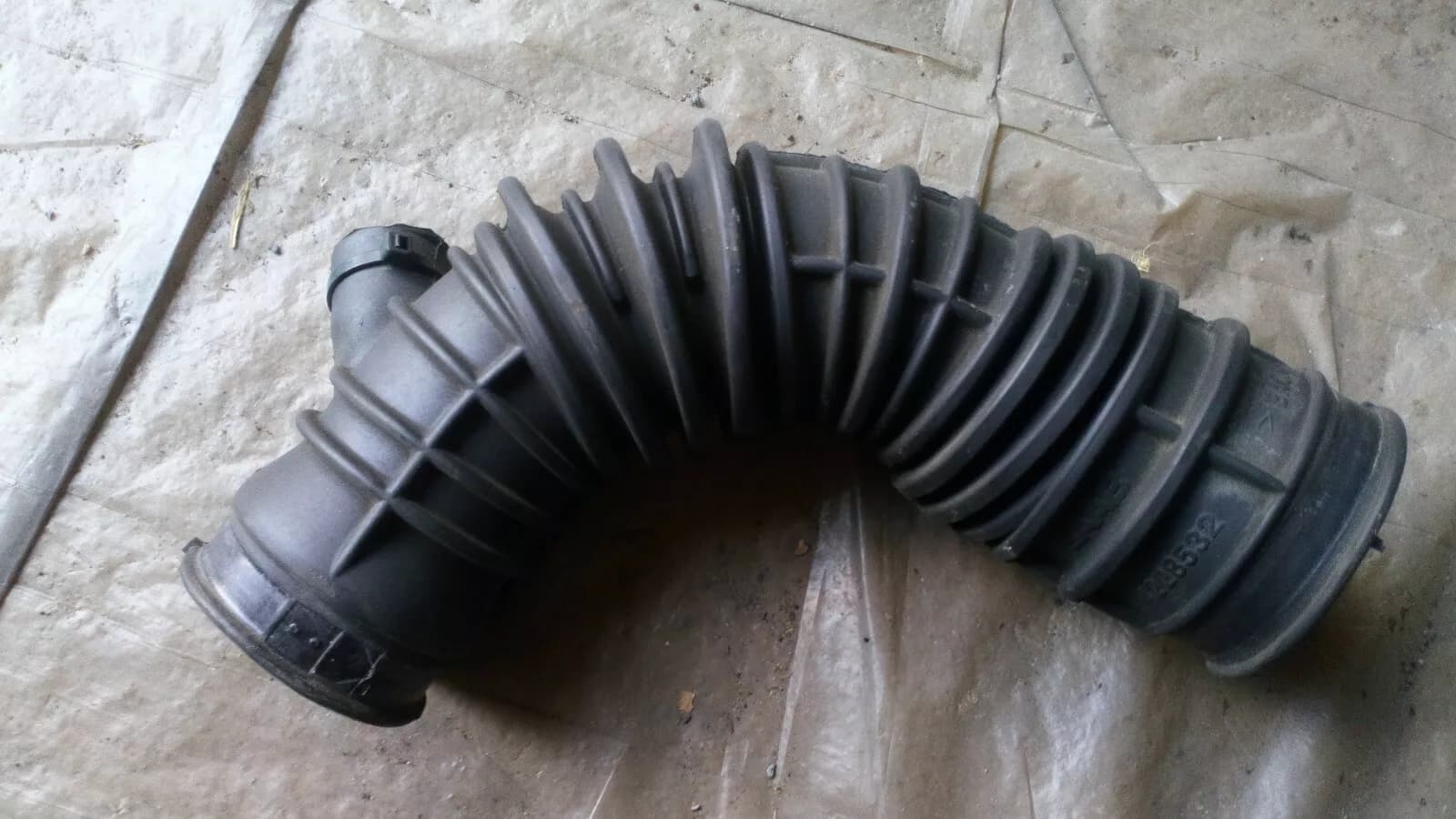 SAAB 900NG air filter house pipe part no:4228532 year:1994-98