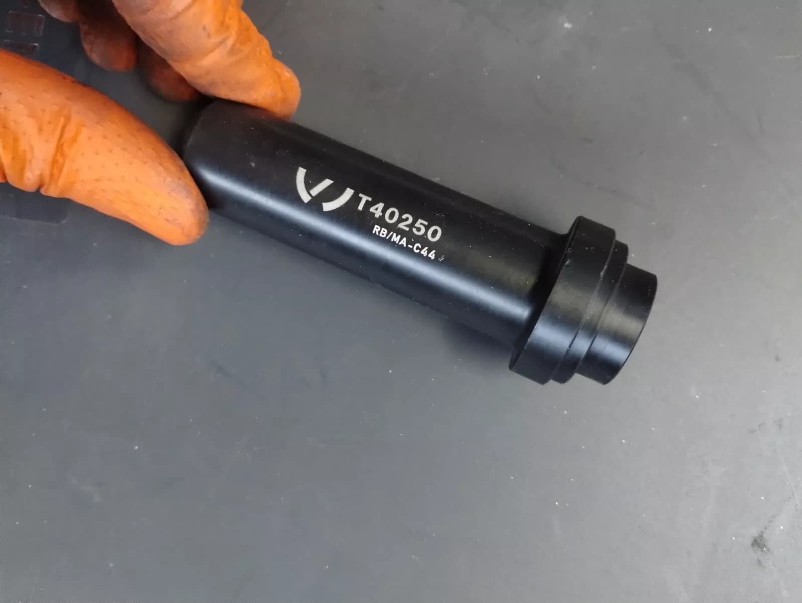 NEW BENTLEY genuine Seal Installer - Cylinder Head Cover No: T40250