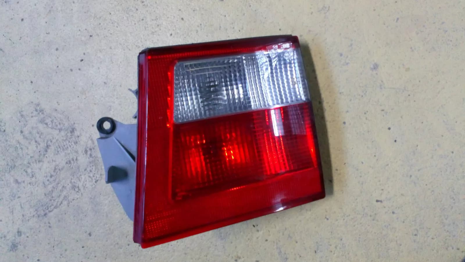 SAAB 9-5 estate, rear light inside right part no:5142286 year:2002