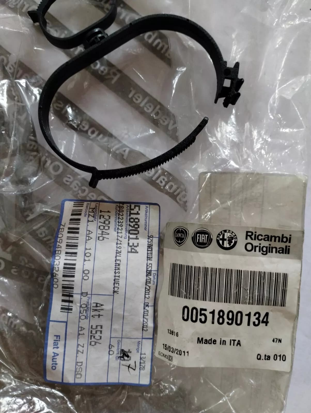 Genuine Fiat Clip No: 51890134