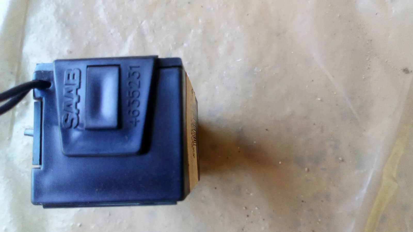 Saab 900 II control unit part no :4635251 year: 1996