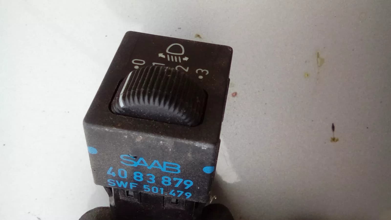 SAAB 9000 headlight leveling switch part no: 4083879