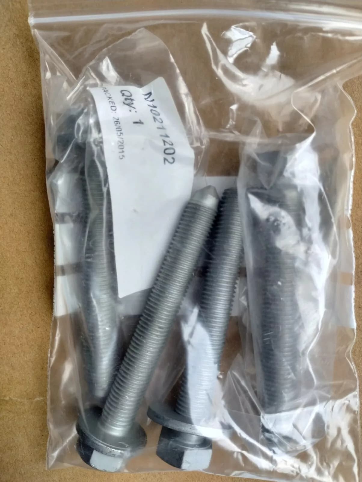 Bentley genuine HEX COLLARED BOLT 4 PCS No: N10211202