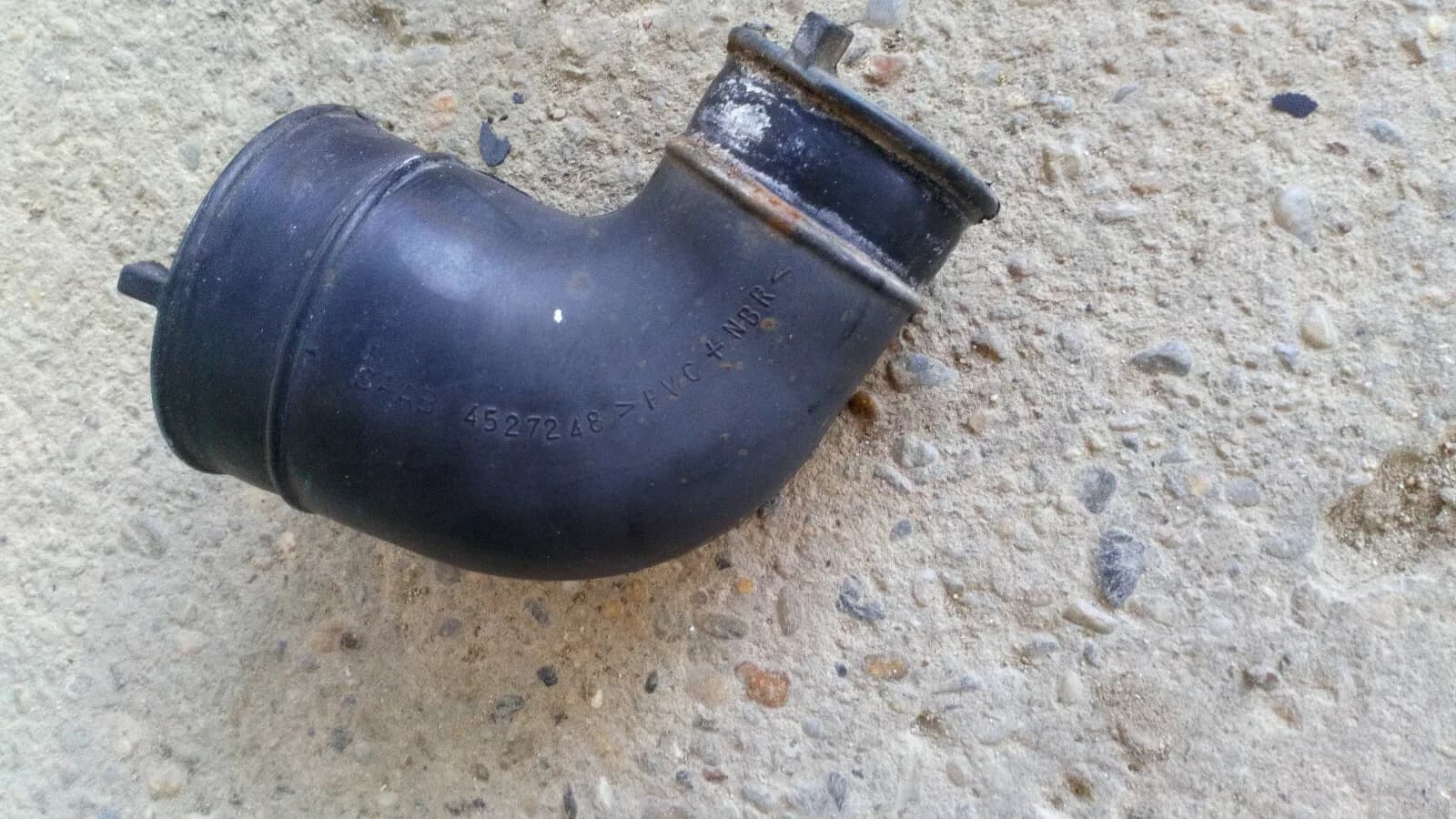 SAAB 9000 filler pipe hose part no:4527248 year:1992-98