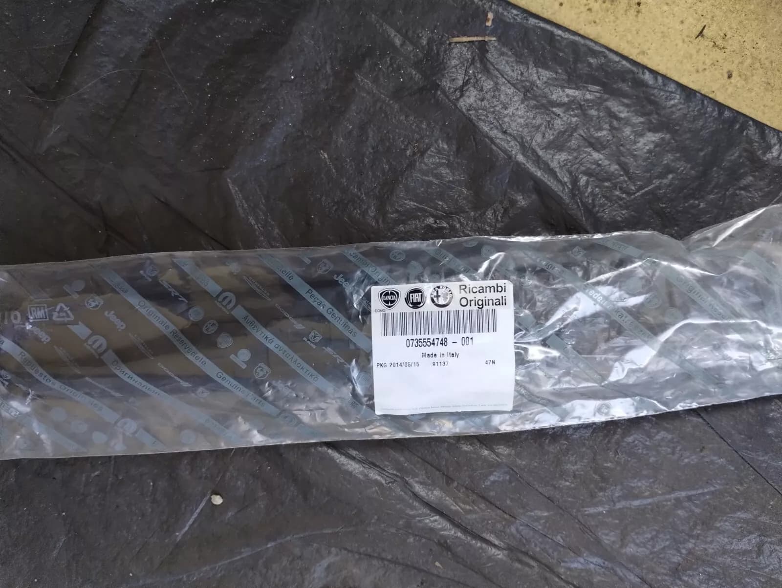 Genuine Fiat Covering No: 735554748