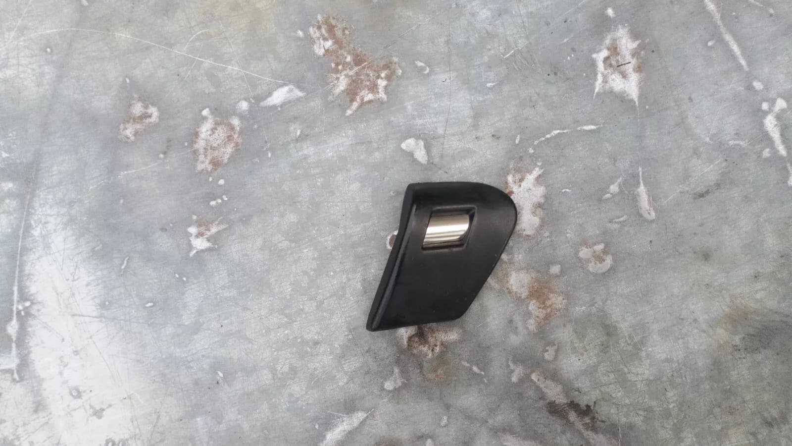 SAAB 9000 rear left fender trim Part no:4343976 year:1995-98