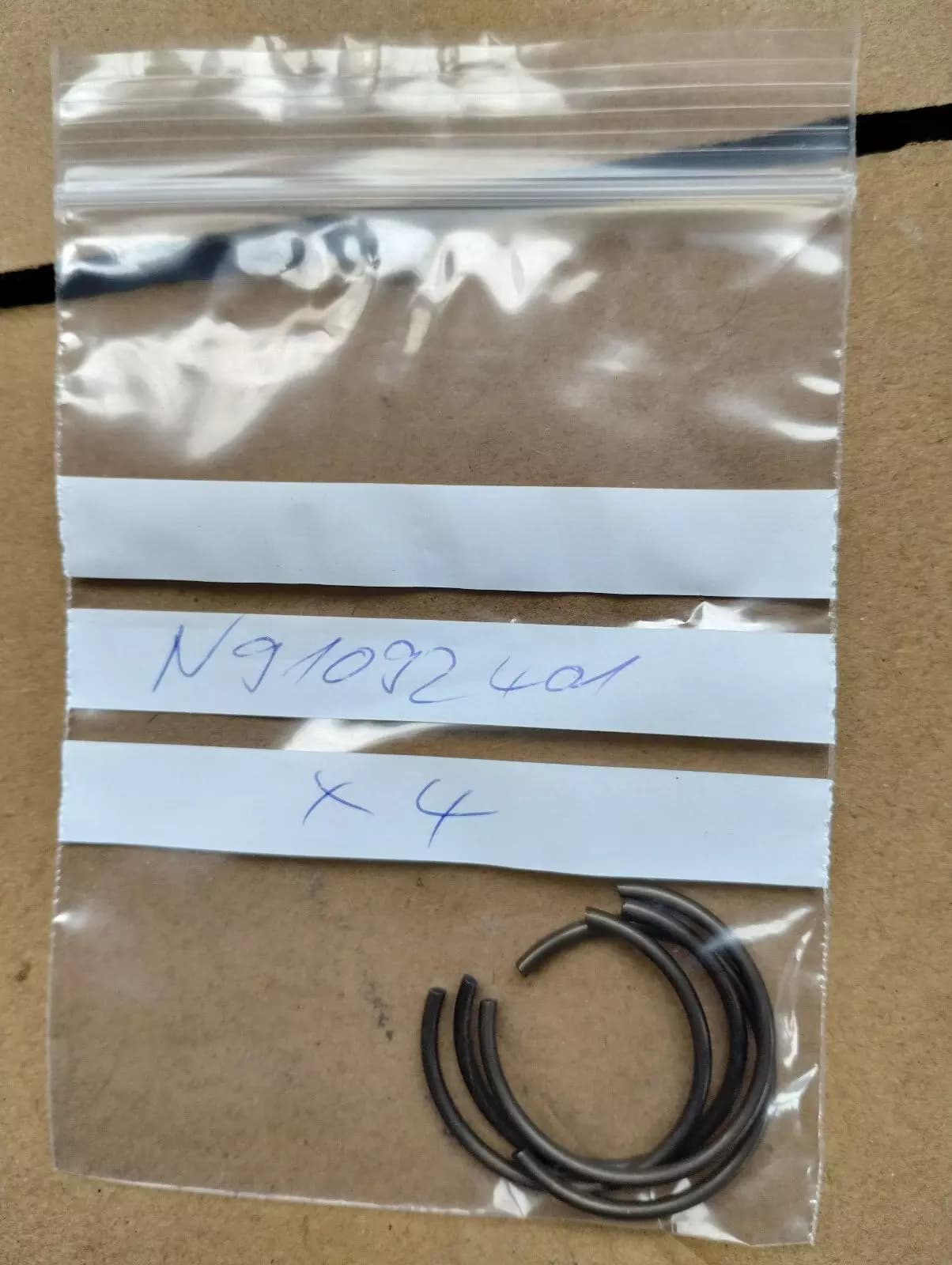 GENUINE BENTLEY RETAINING RING DRIVE SHAFT 4 PCS NR: N91092401