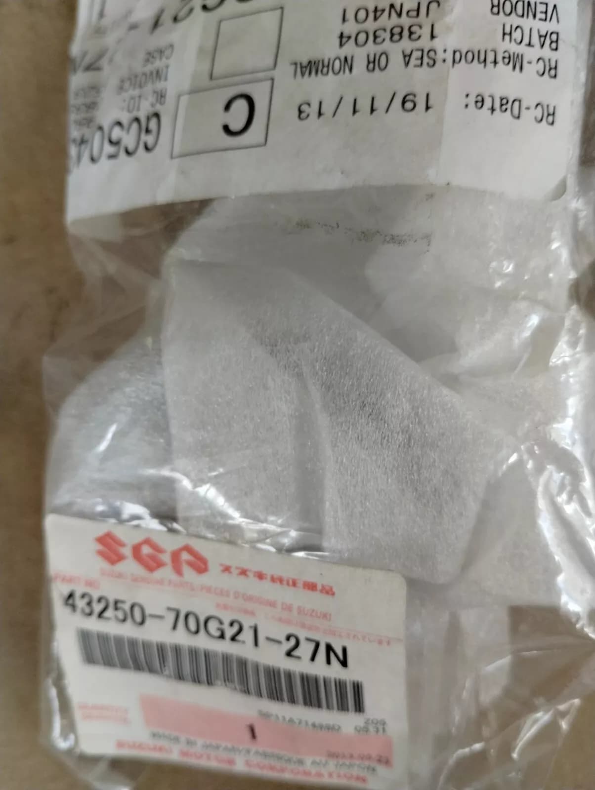 Genuine SUZUKI center cap No : 43250-70G21-27N