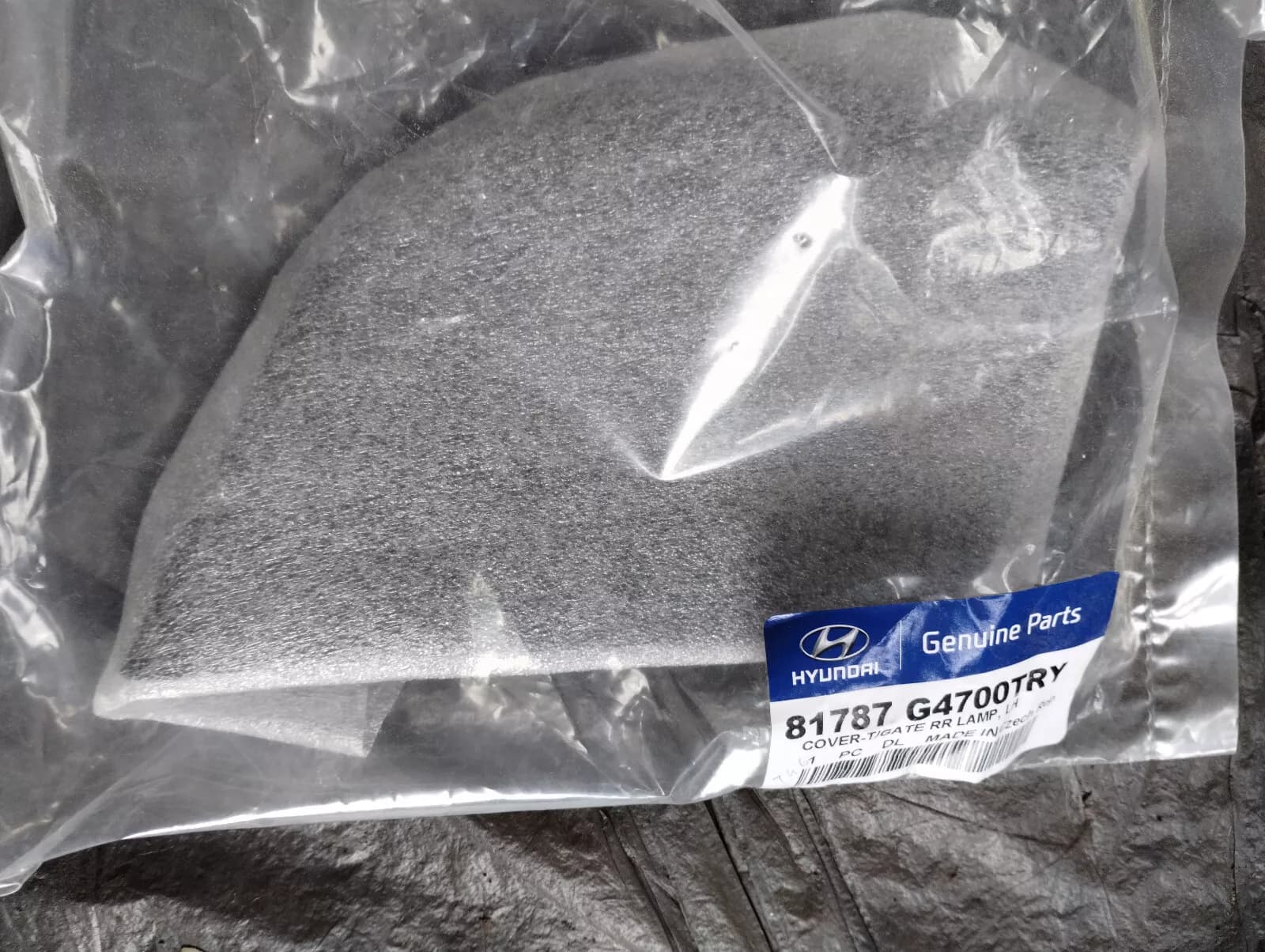 Hyundai Genuine Trim No : 81787G4700TRY