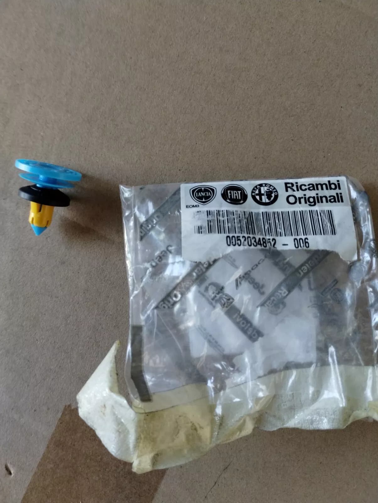 Genuine FIAT, Alfa Romeo, Lancia, clip 10 pcs Nr: 52034852