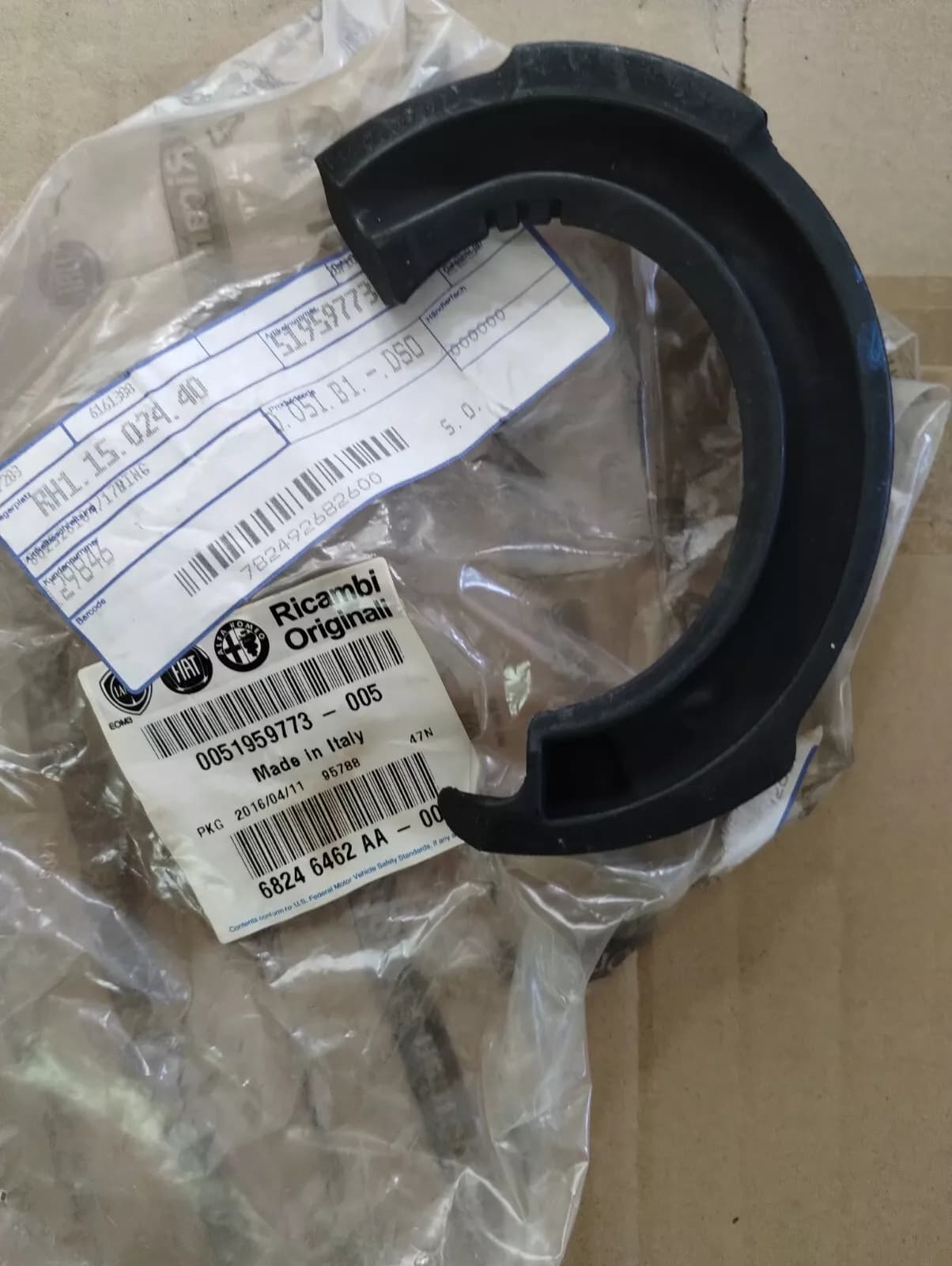 Genuine Fiat, pad spring No : 51959773 , 68246462AA