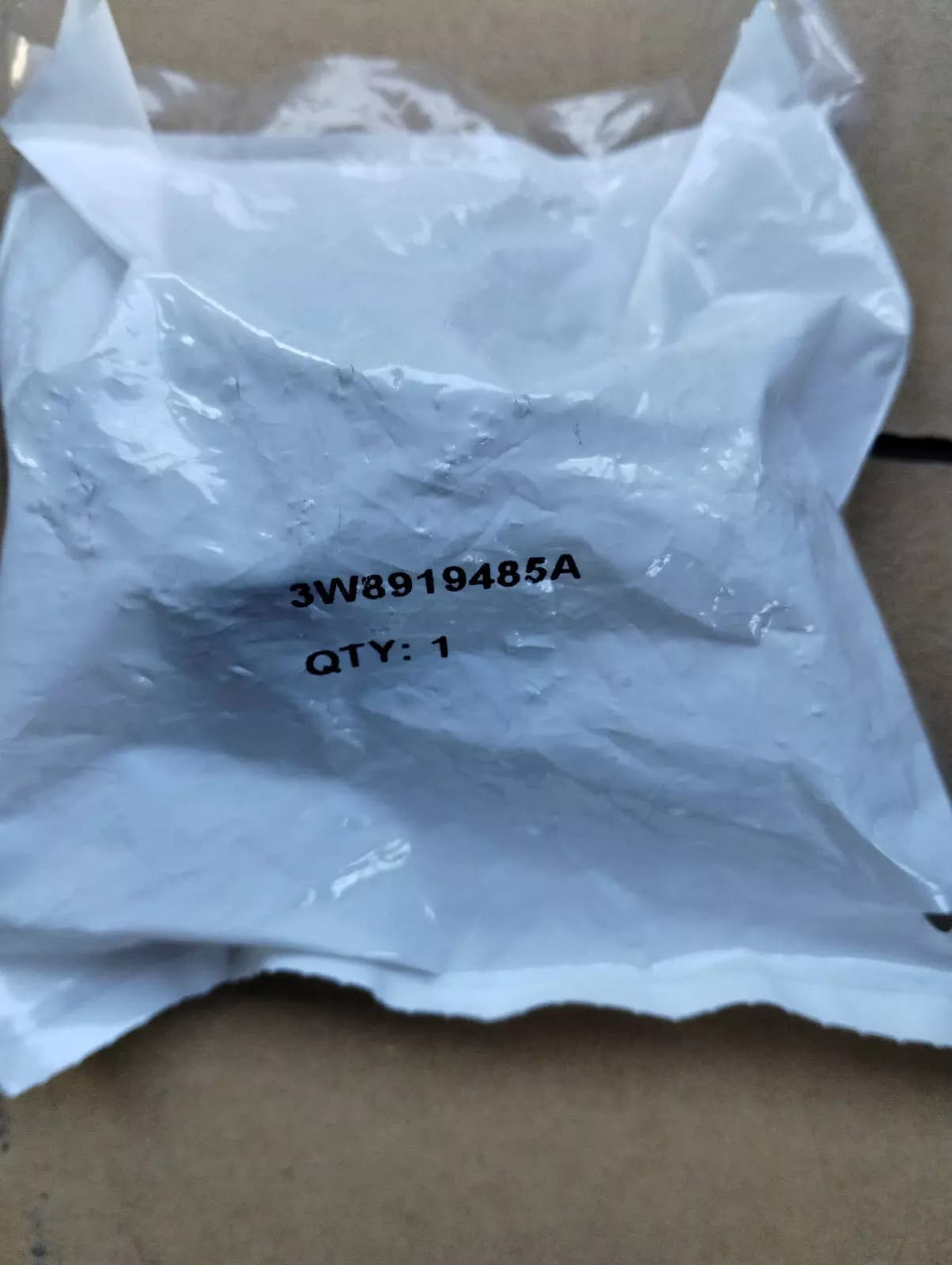 ORIGINAL BENTLEY SECURING COMPONENTS 1 PCS no: 3W8919485A