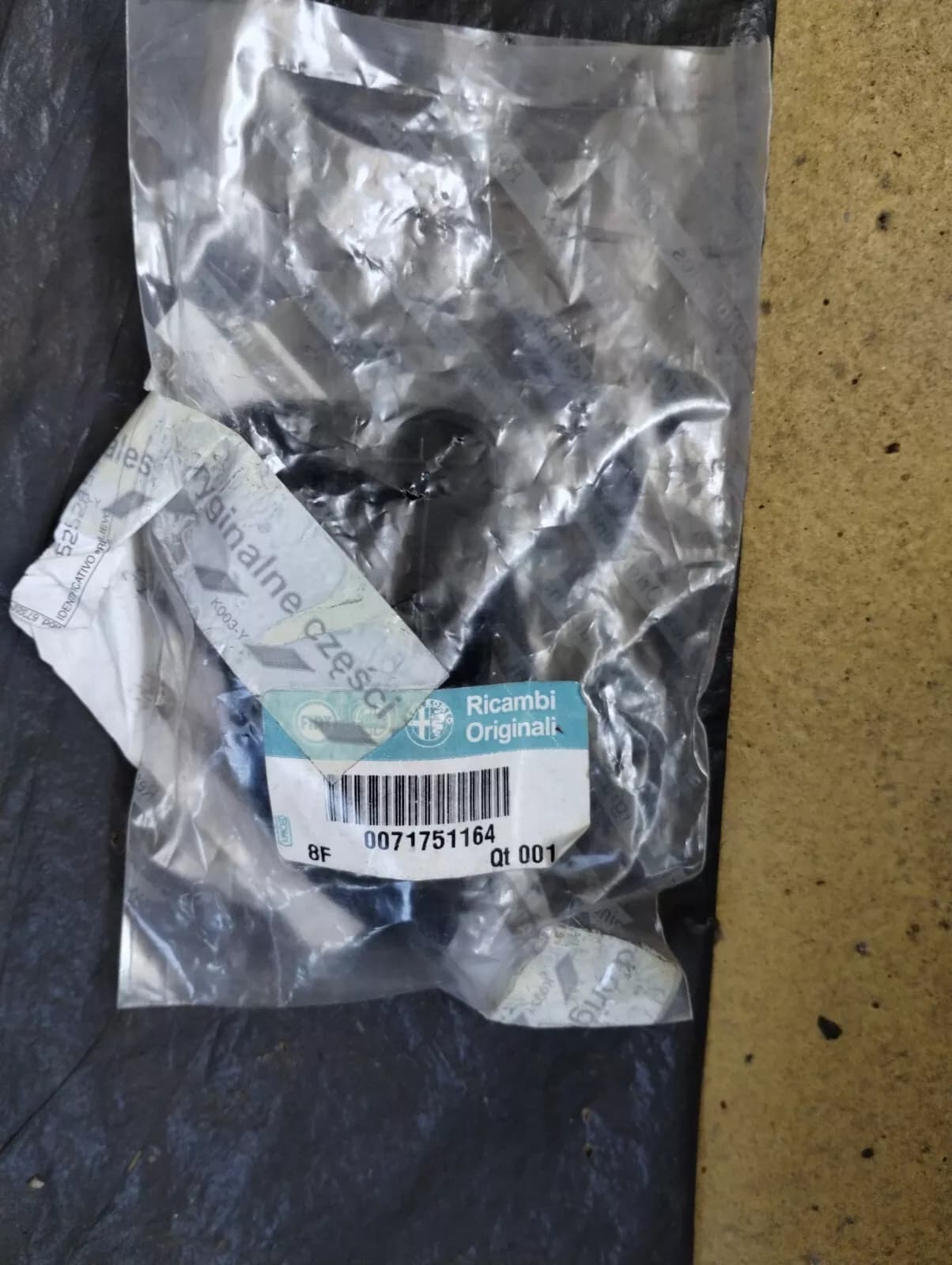 Genuine Fiat plug No : 71751164