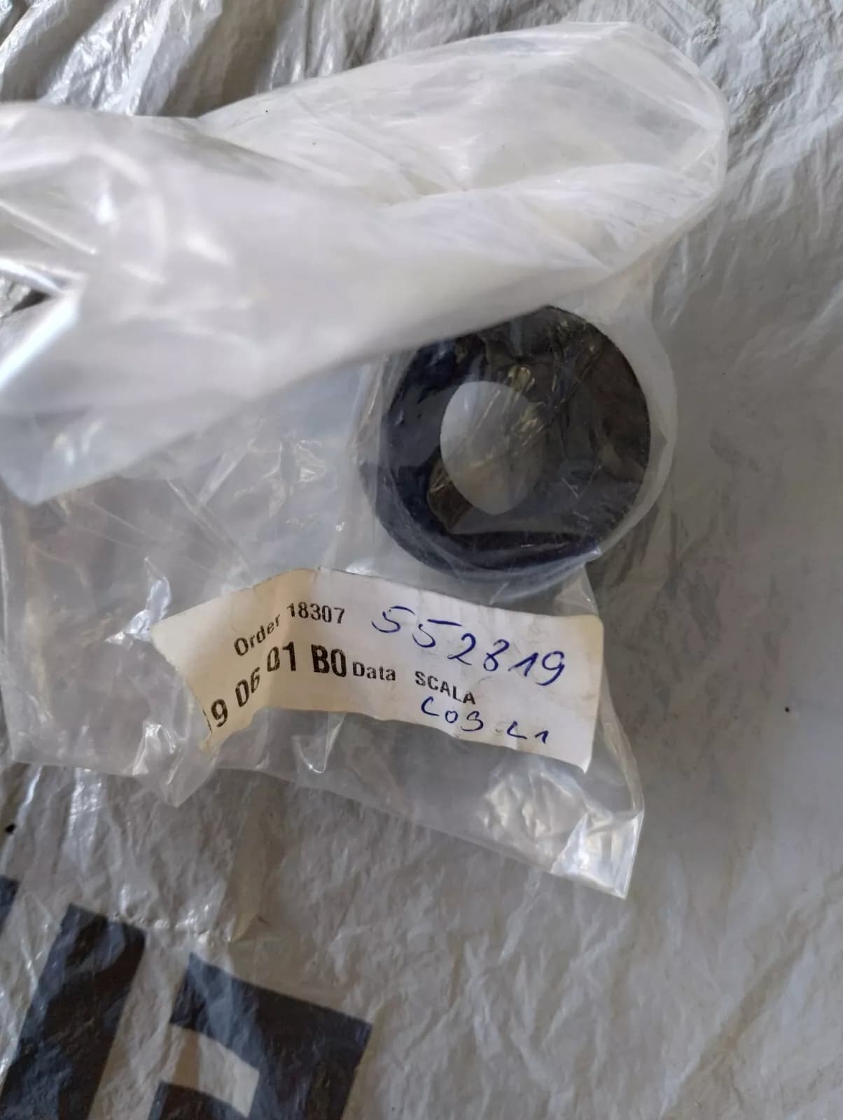 Jaguar, Land Rover, genuine bush 2 pcs No: 552819