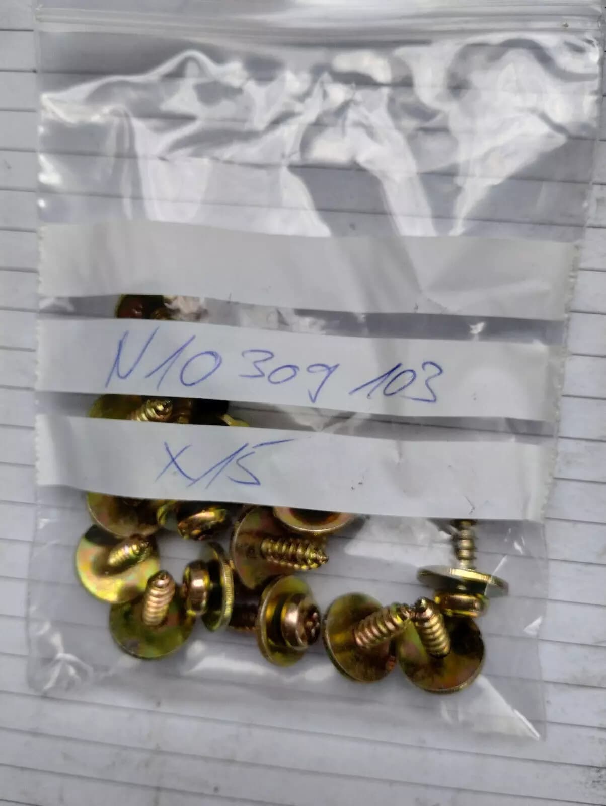 ORIGINAL VW GROUP PARTS, LENS PLATE COMBINATION SCREW 15 PCS No: N10309103