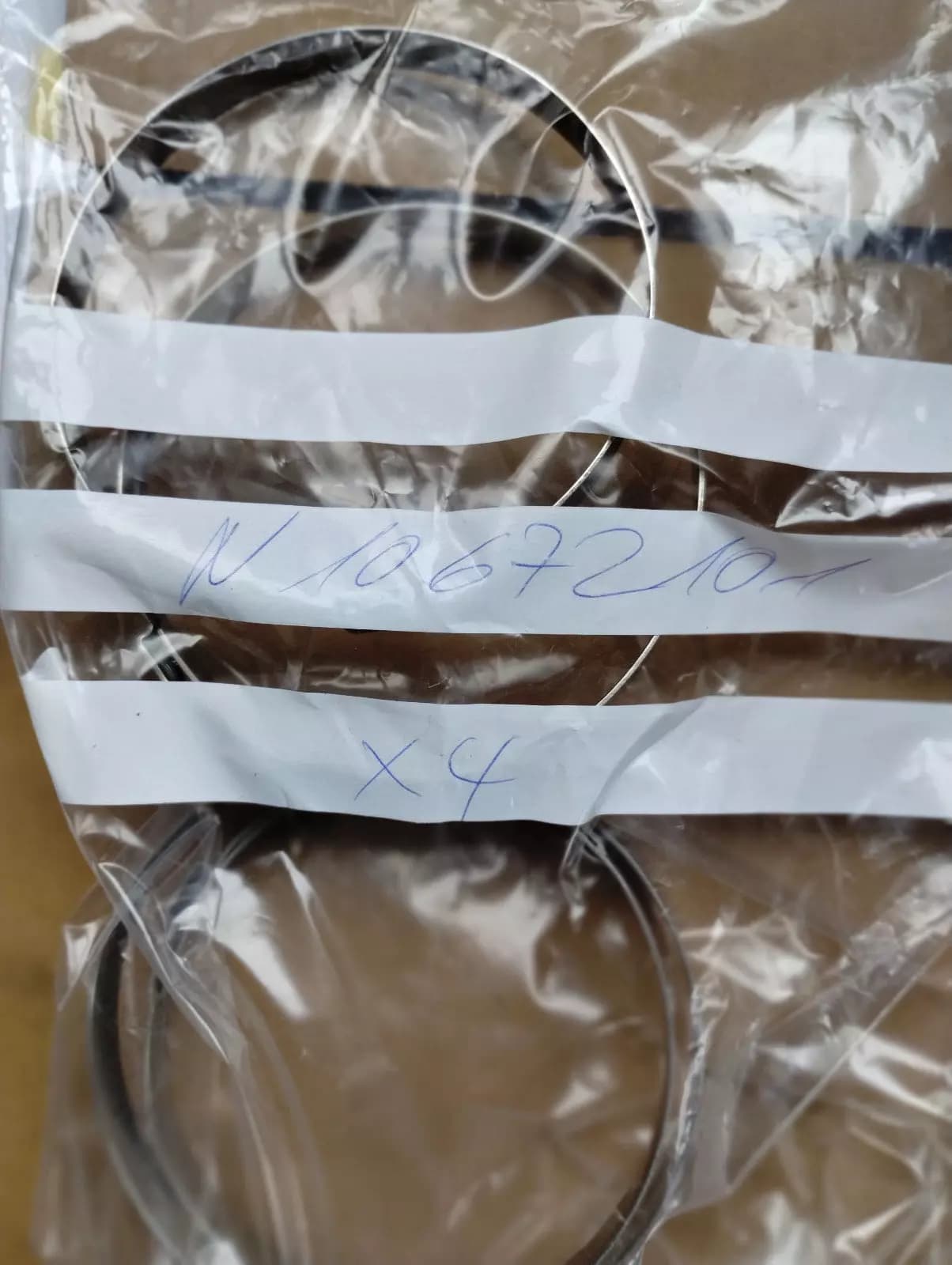 ORIGINAL BENTLEY CLAMP 4 PCS NR: N10672101