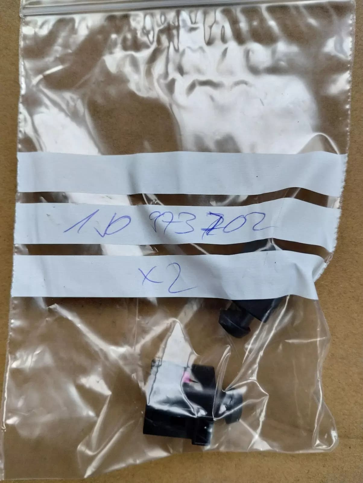 ORIGINAL BENTLEY FLAT CONTACT HOUSING WITH 2 PCS NR: 1J0973702