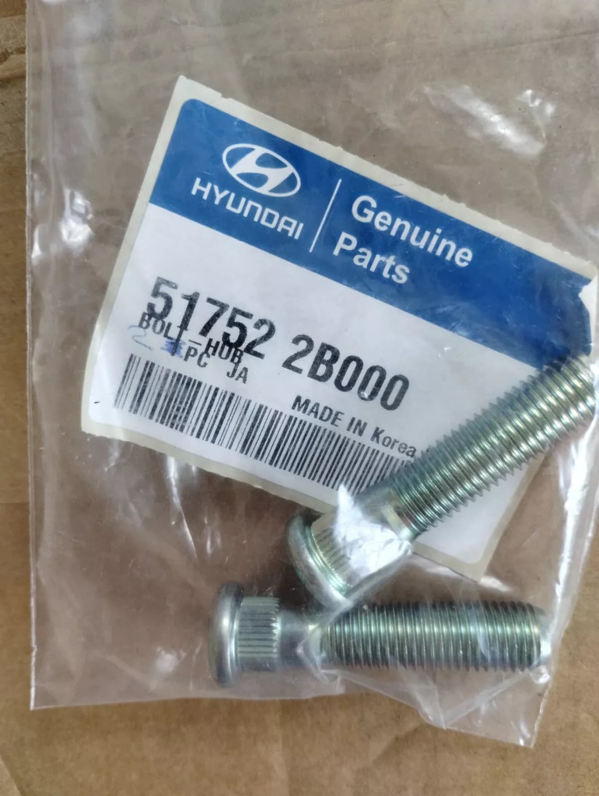 Genuine Hyundai, bolt hub 2 pcs no: 517522B000