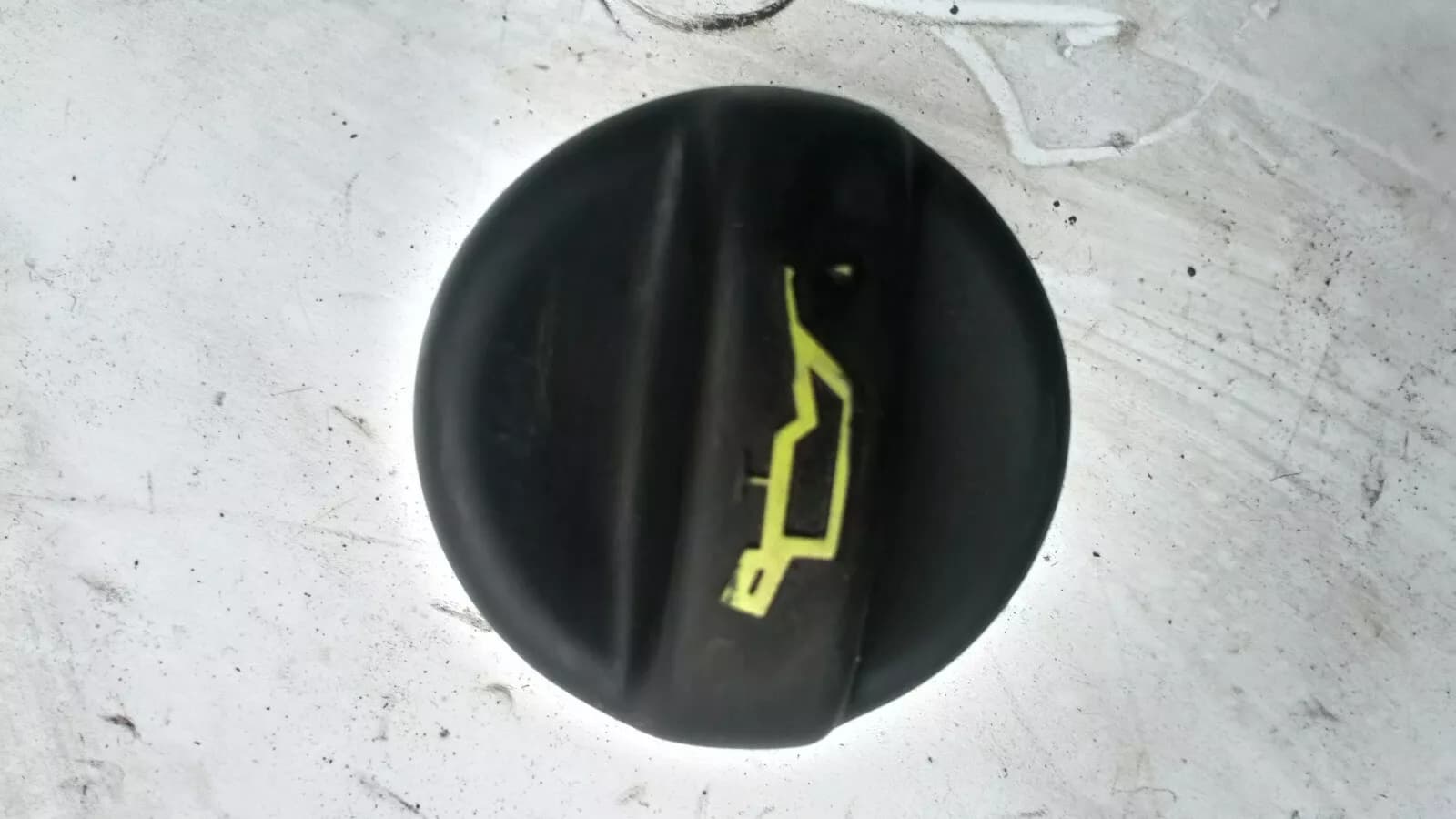 Peugeot oil filler cap part no :9655354380
