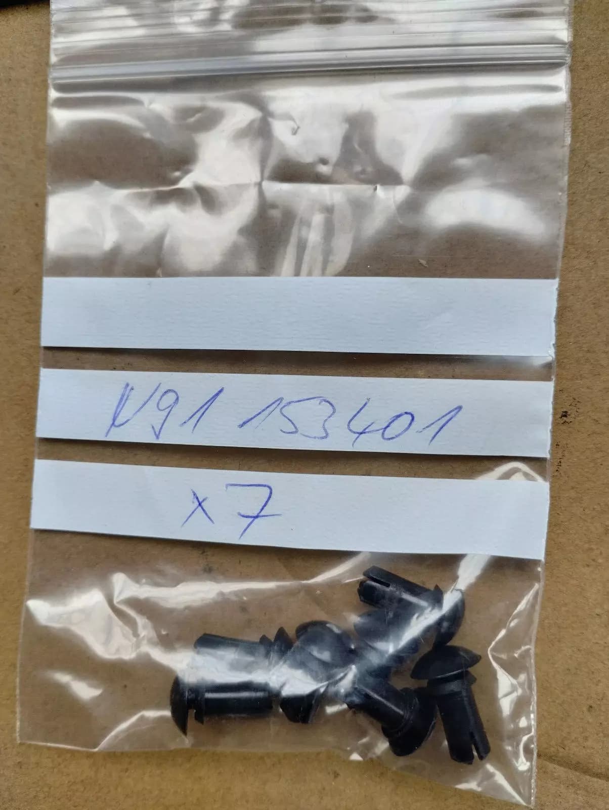 ORIGINAL BENTLEY SPREADER RIVET 7 PCS NR: N91153401