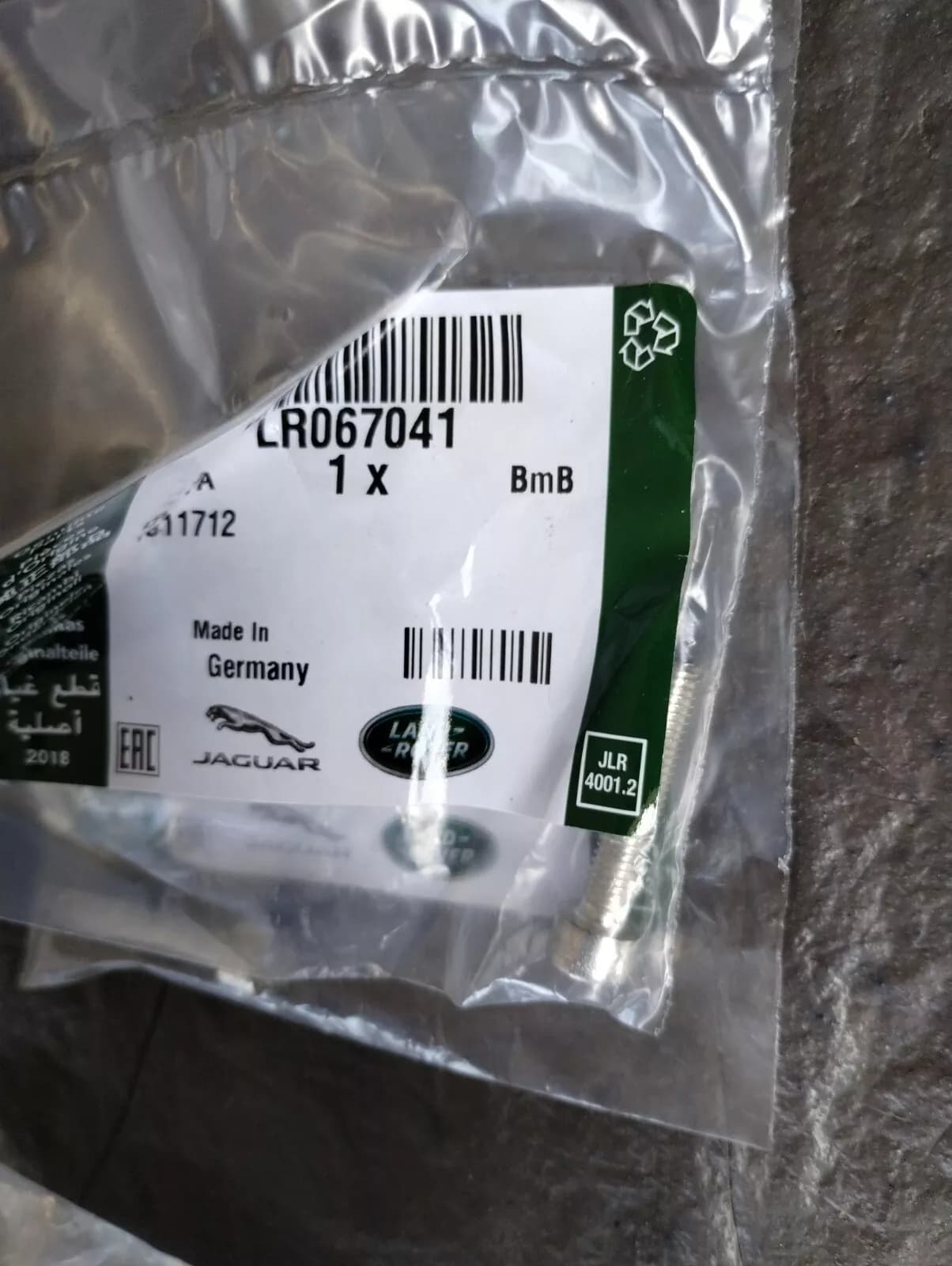 Genuine Jaguar, Land Rover, bolt 2 Pcs Nr: LR067041