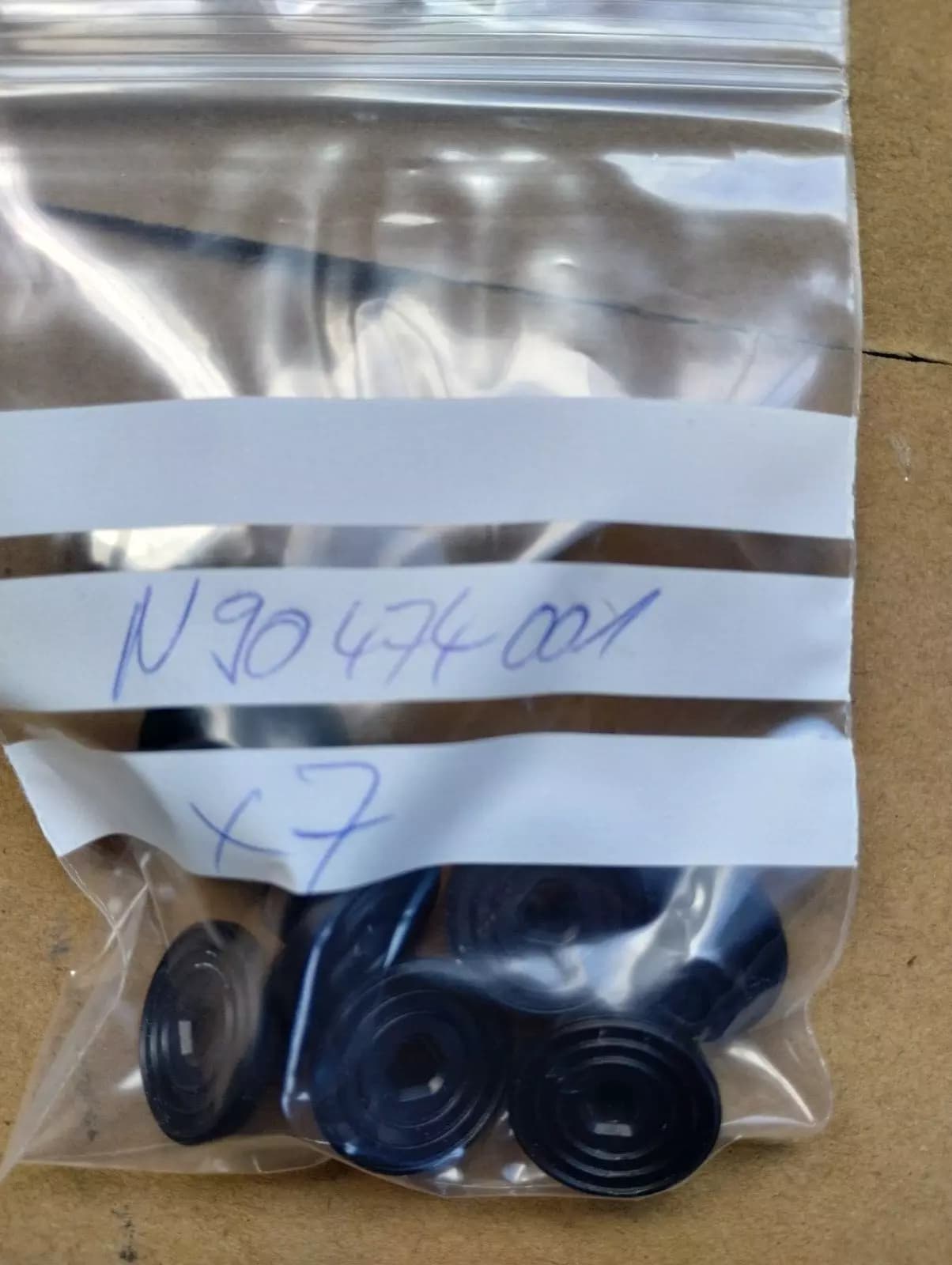 GENUINE BENTLEY PLASTIC NUT M6 7 PCS NR: N90474001